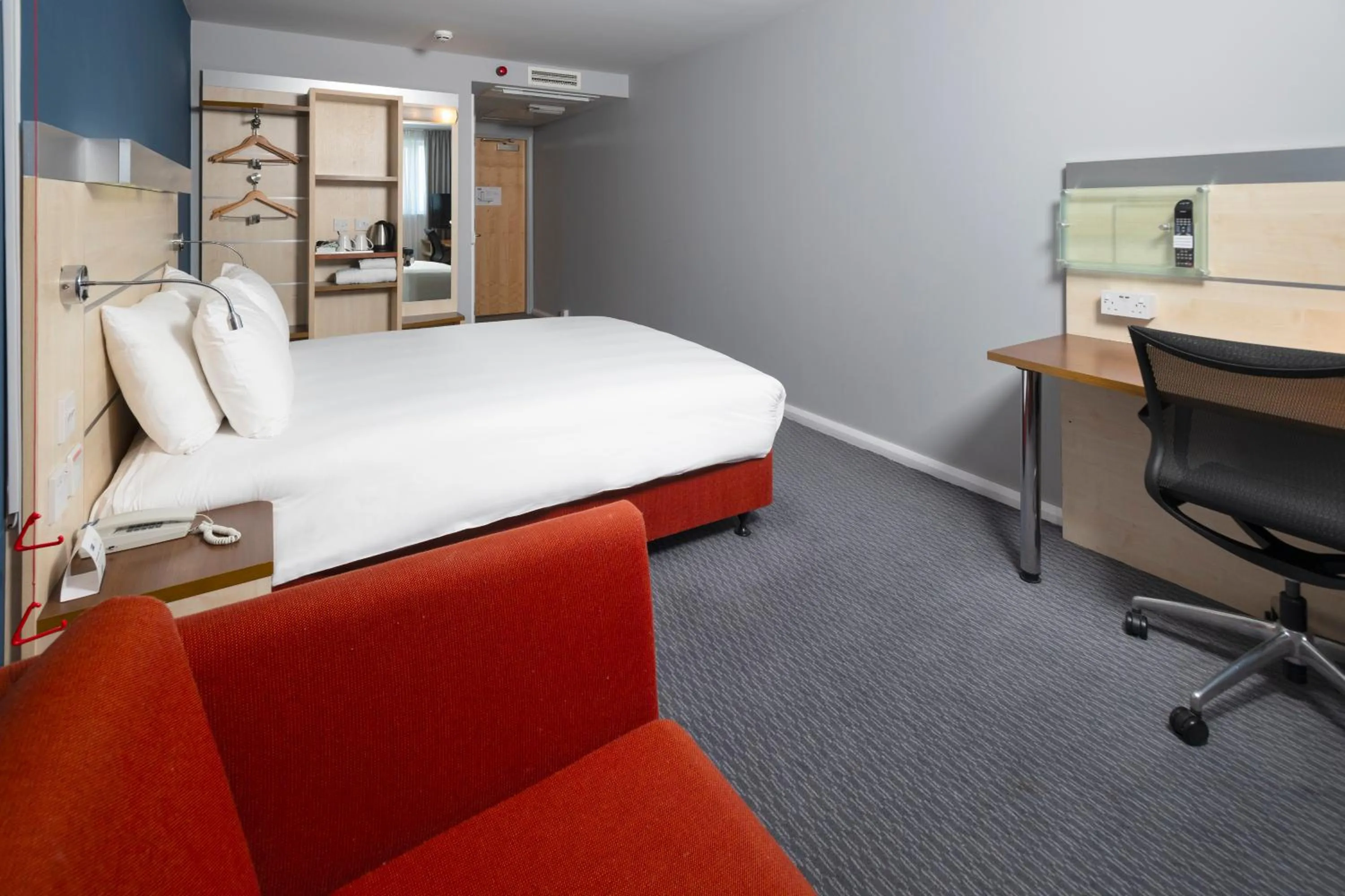 Standard King Room with Free Hot Breakfast - Accessible in Holiday Inn Express Swindon City Centre by IHG