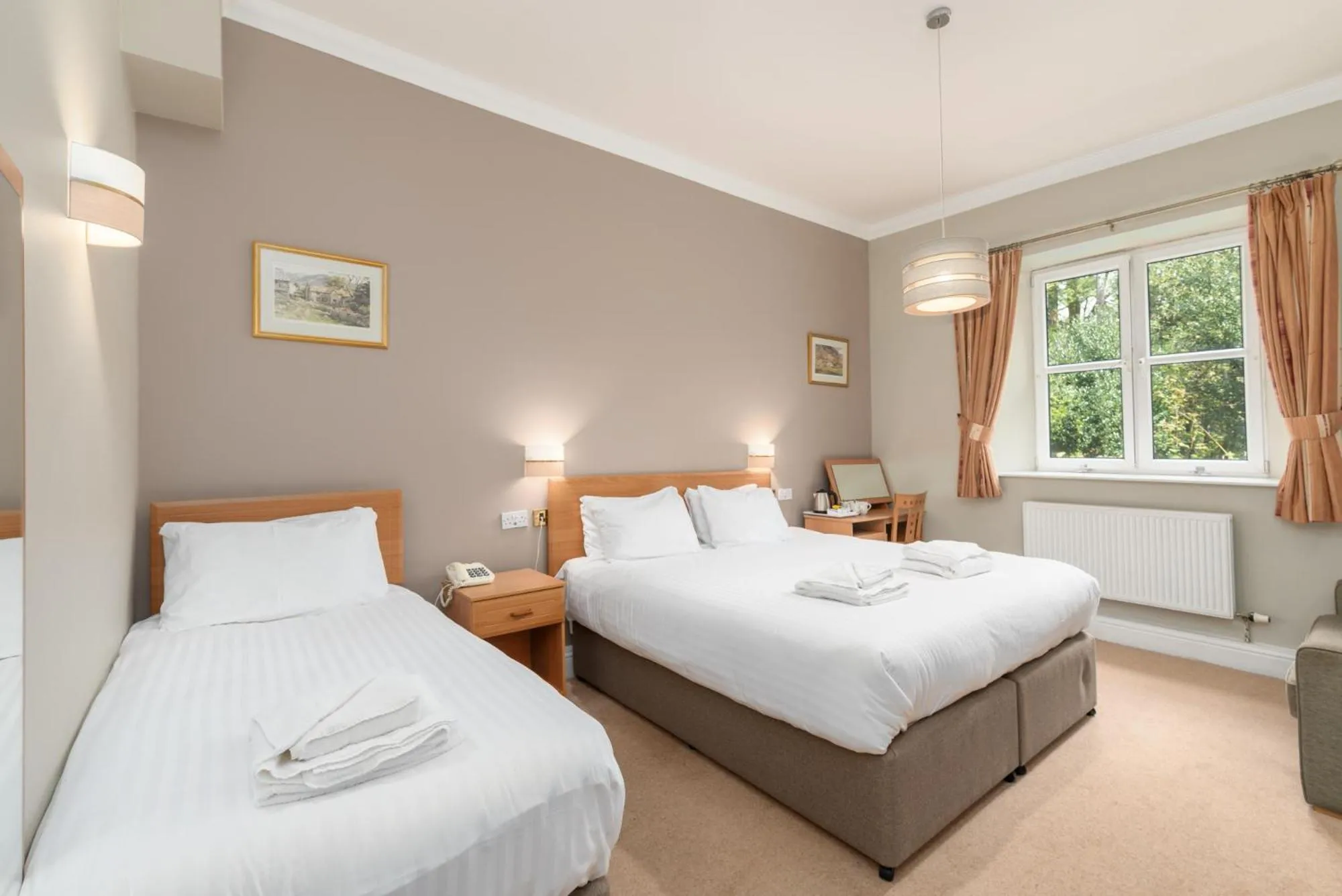 Family Room Accessible (2 Adults + 1 Child) in Windermere Manor Hotel