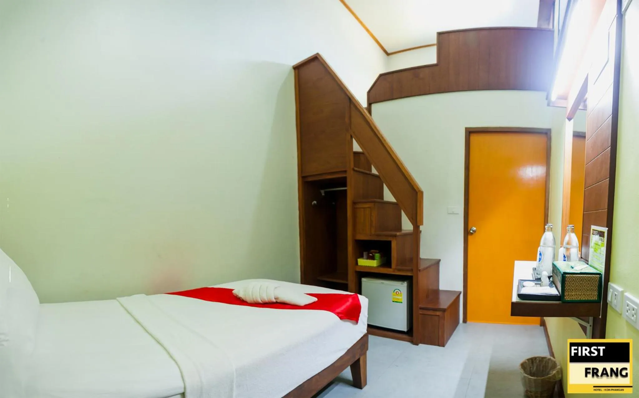 Standard Twin Room in First and Frang Hotel - Koh Phangan