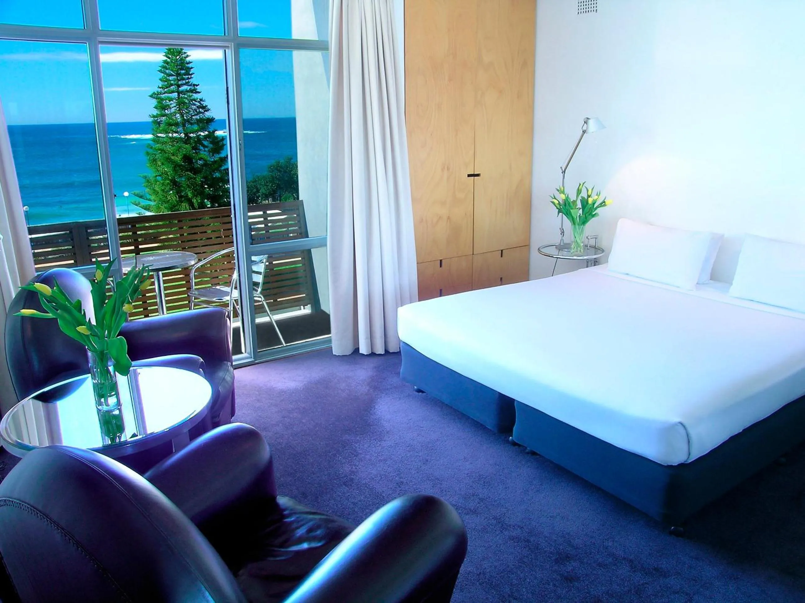 Premier King Room with Ocean View in Dive Hotel