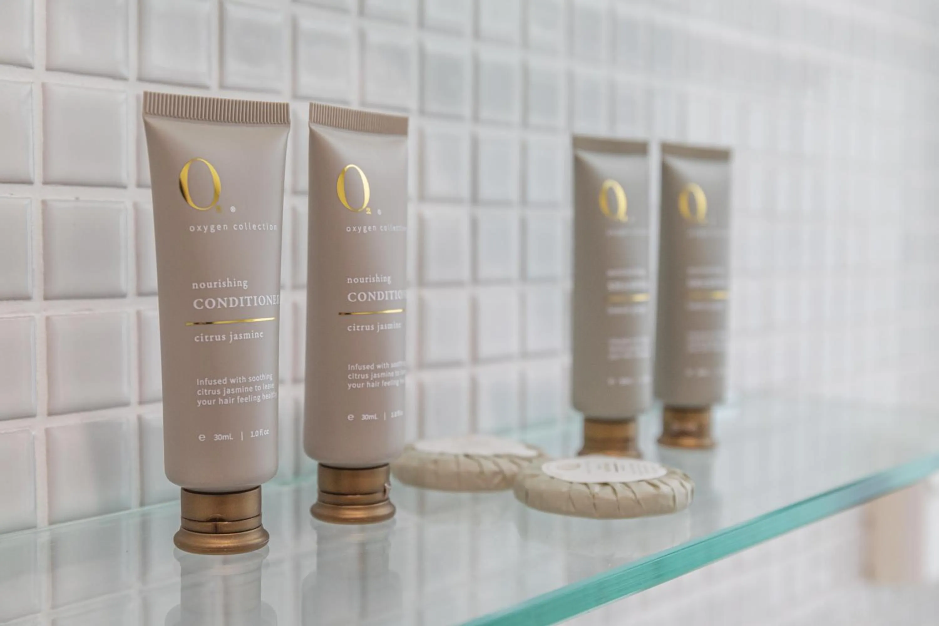 Deluxe Suite with Sea View - single occupancy in Dive Hotel