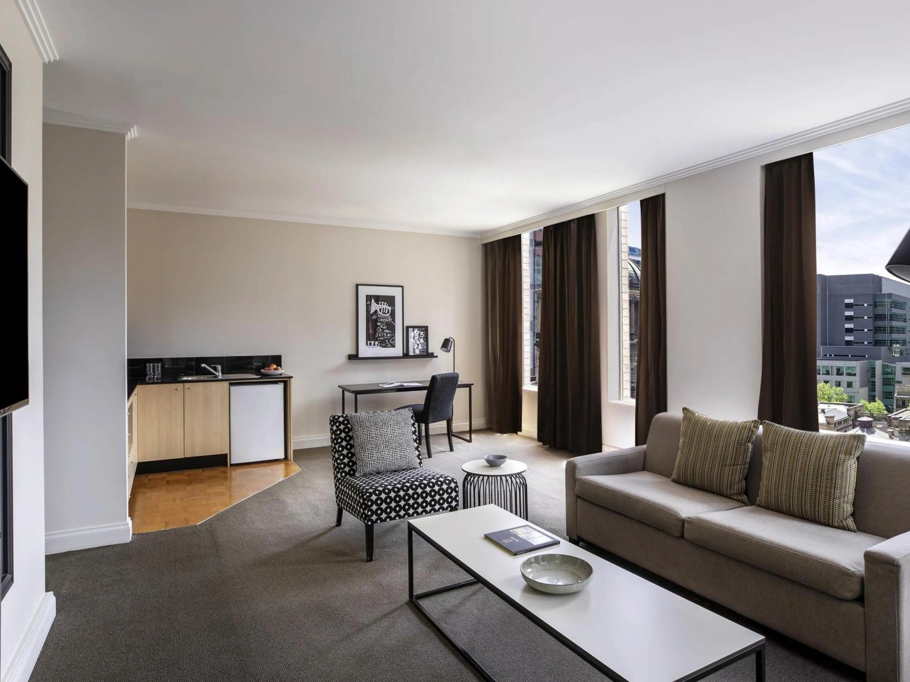 One-Bedroom Apartment in Mantra on Little Bourke Melbourne