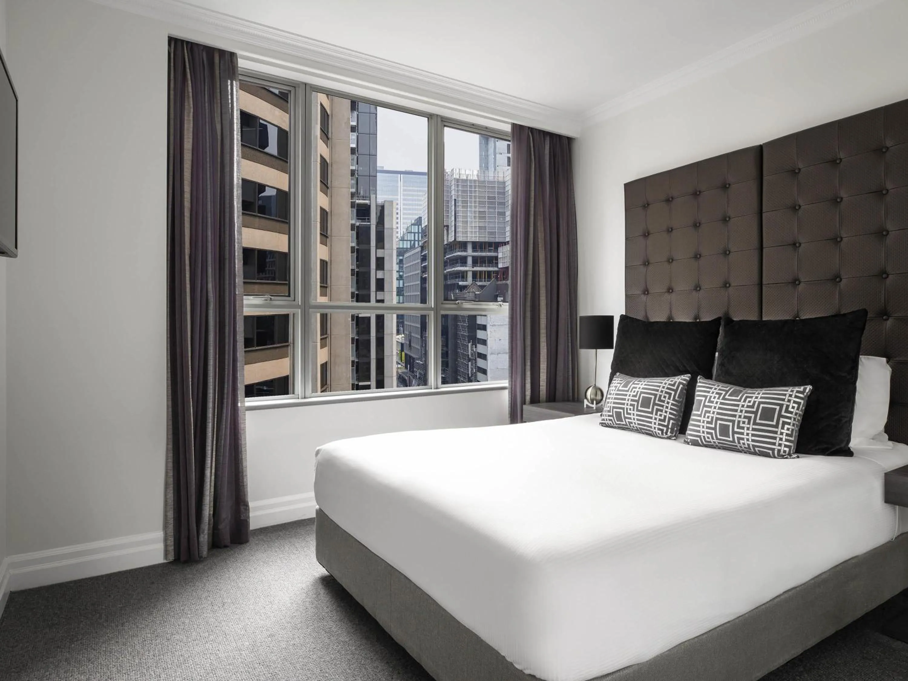 One-Bedroom Deluxe Room in Mantra 2 Bond Street