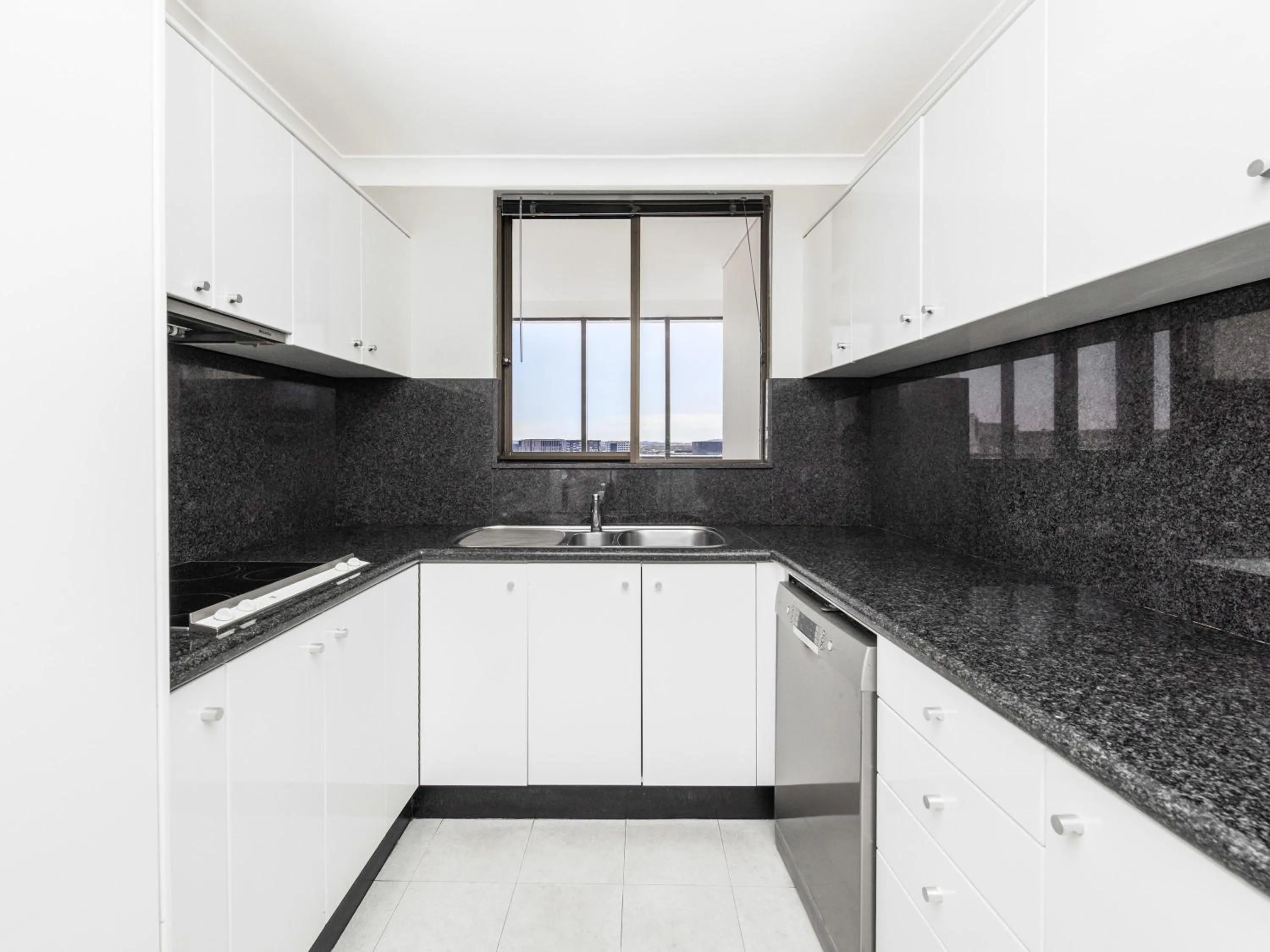 Three-Bedroom Penthouse in BreakFree Capital Tower Apartments