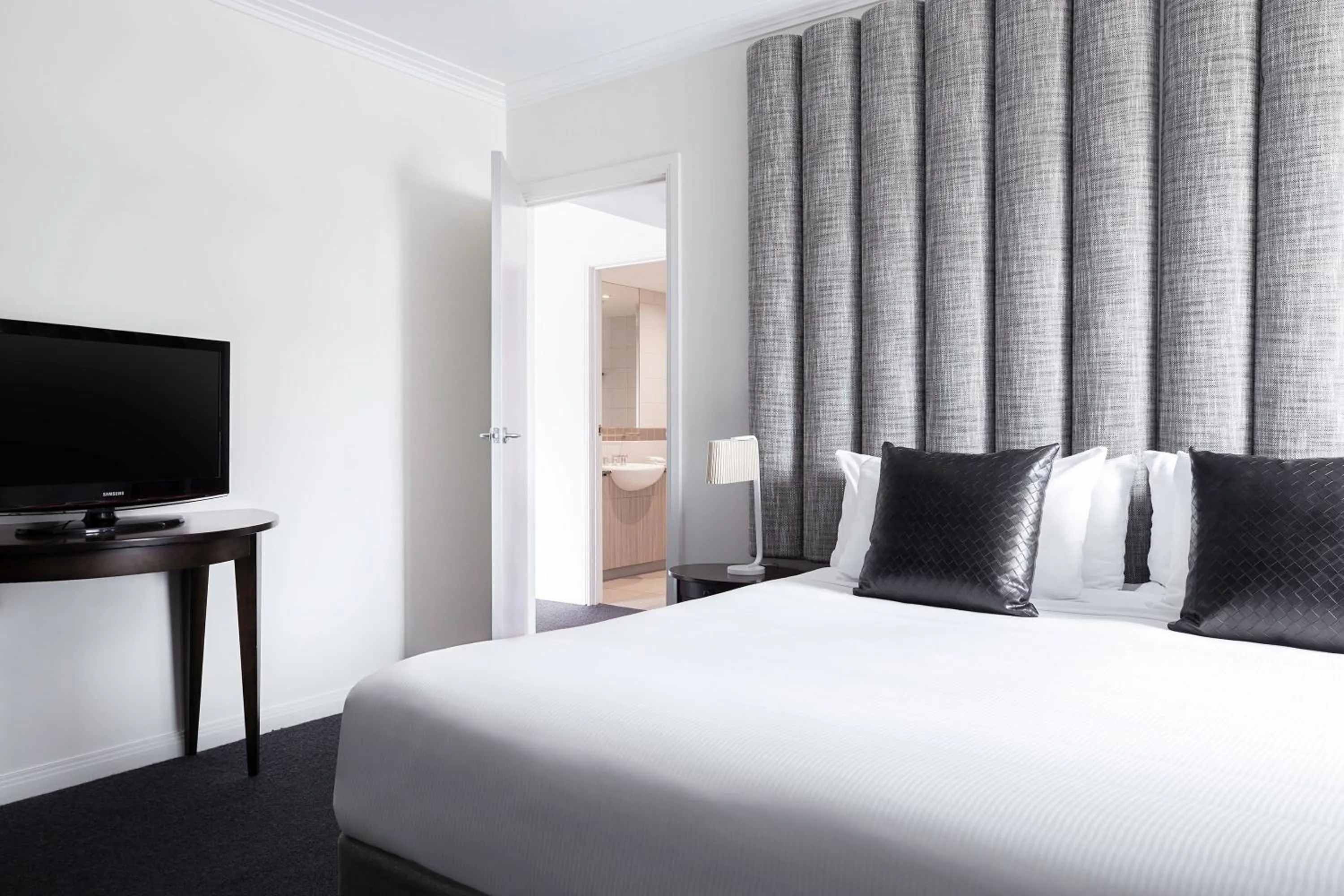 One-Bedroom Apartment in Mantra on Russell