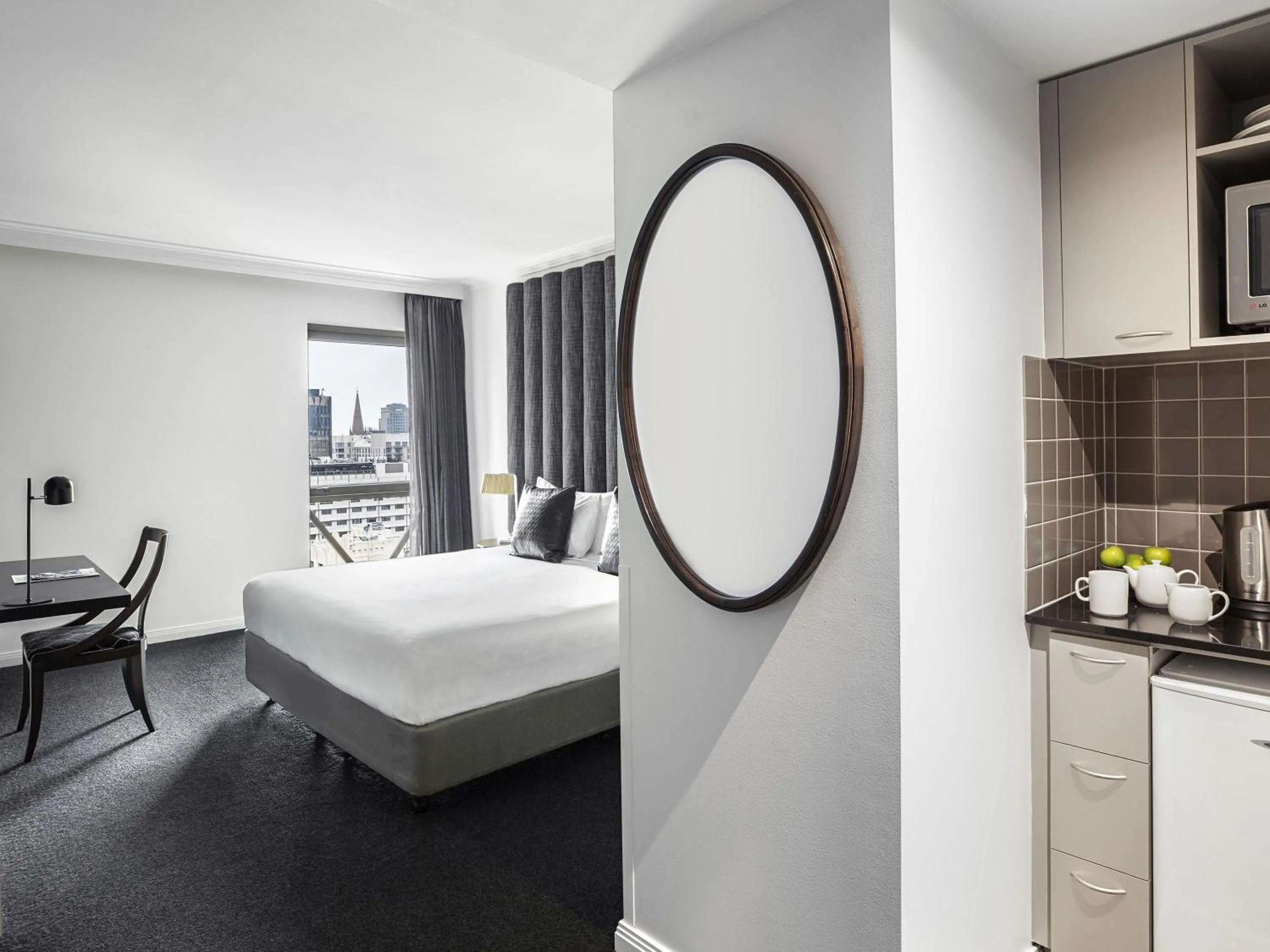 Studio Apartment in Mantra on Russell