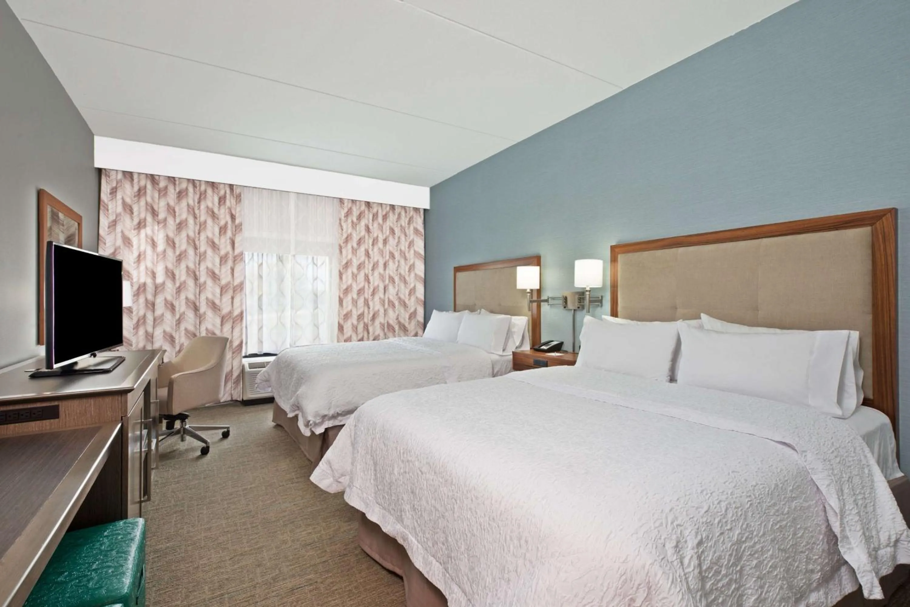Queen Room with Two Queen Beds - Non-Smoking in Hampton Inn & Suites North Huntingdon-Irwin, PA