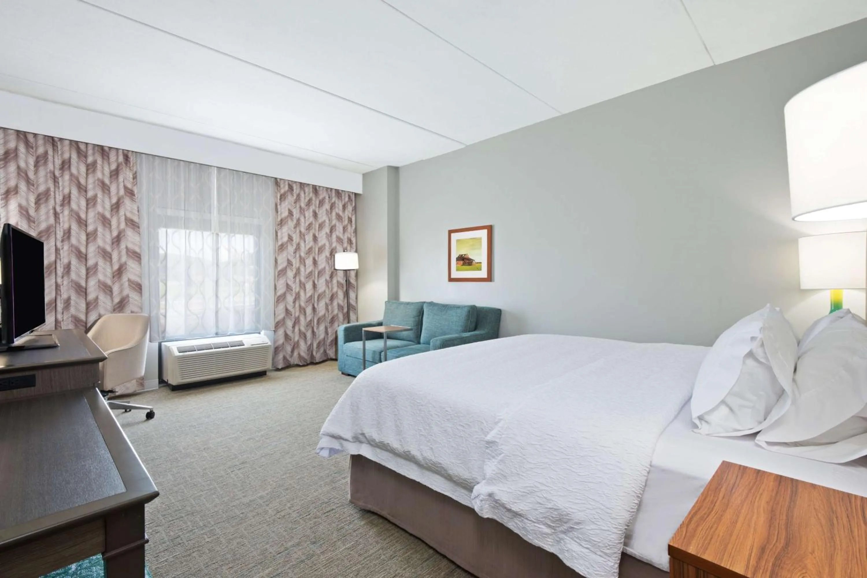 King Room with Sofa Bed - Non-Smoking in Hampton Inn & Suites North Huntingdon-Irwin, PA