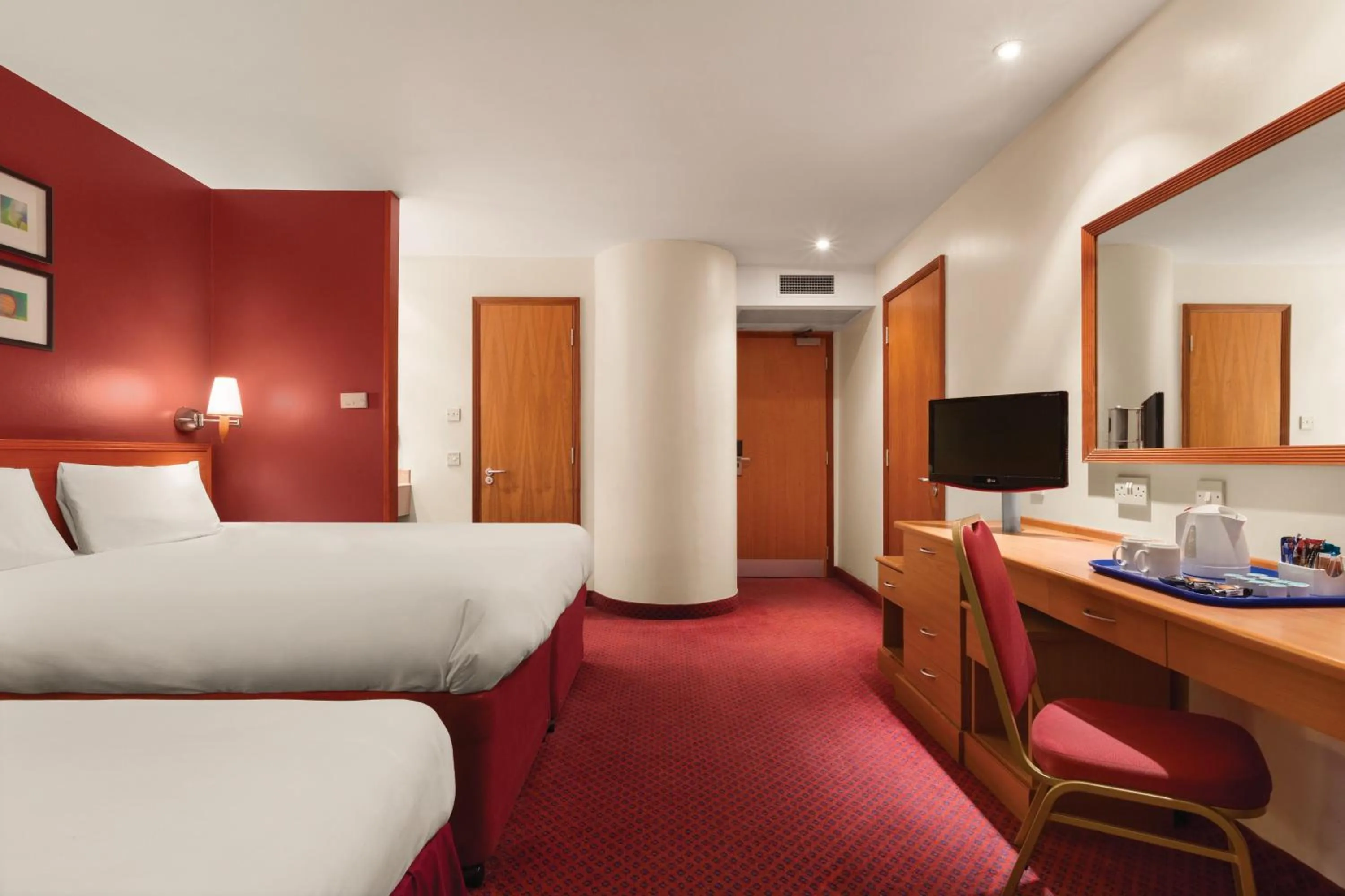 Family Room (2 Adults + 2 Children) in Days Inn Stevenage North