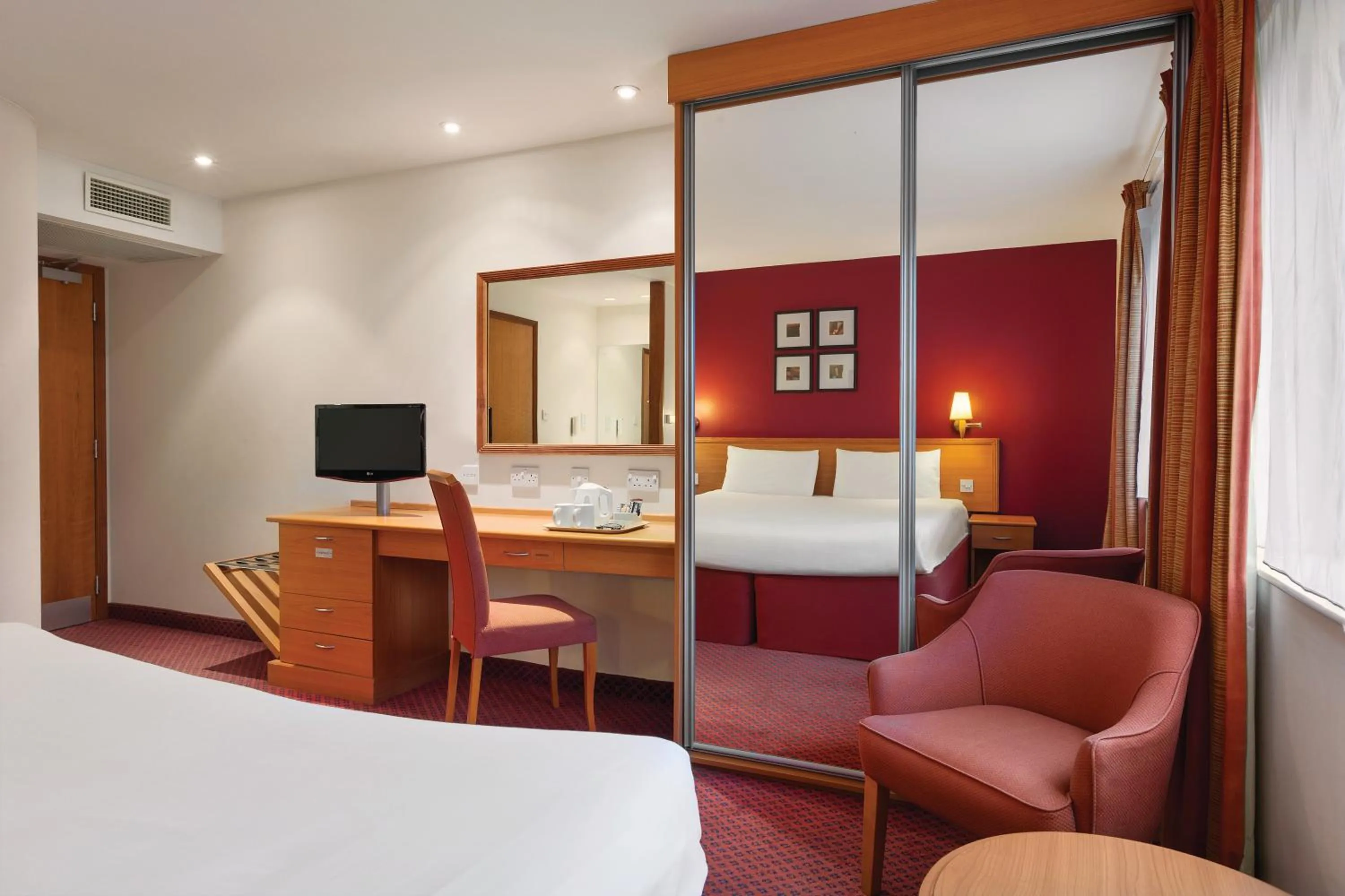 Double Room in Days Inn Stevenage North