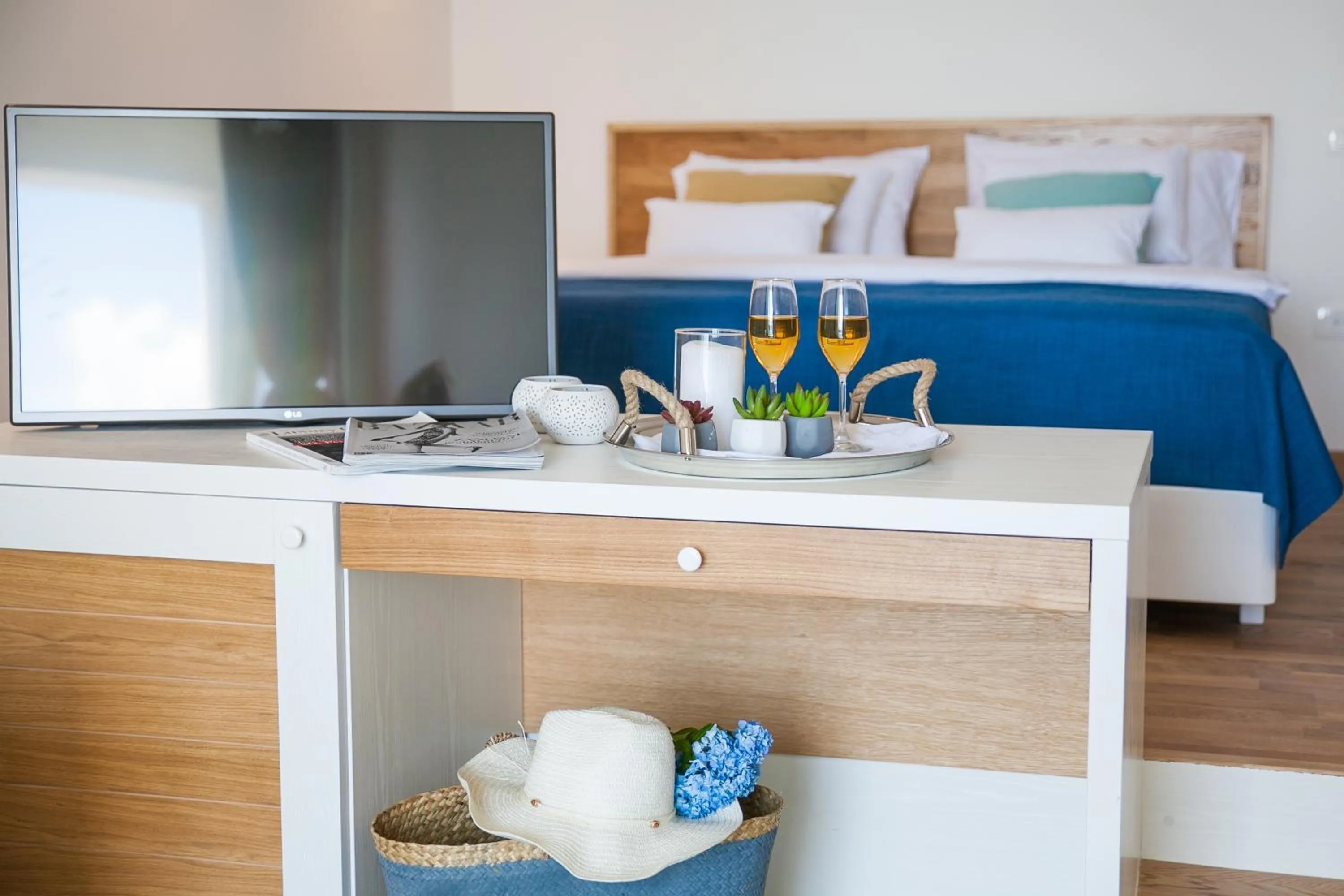 Deluxe Double Room with Balcony and Sea View in Hotel Casa del Mare - Blanche