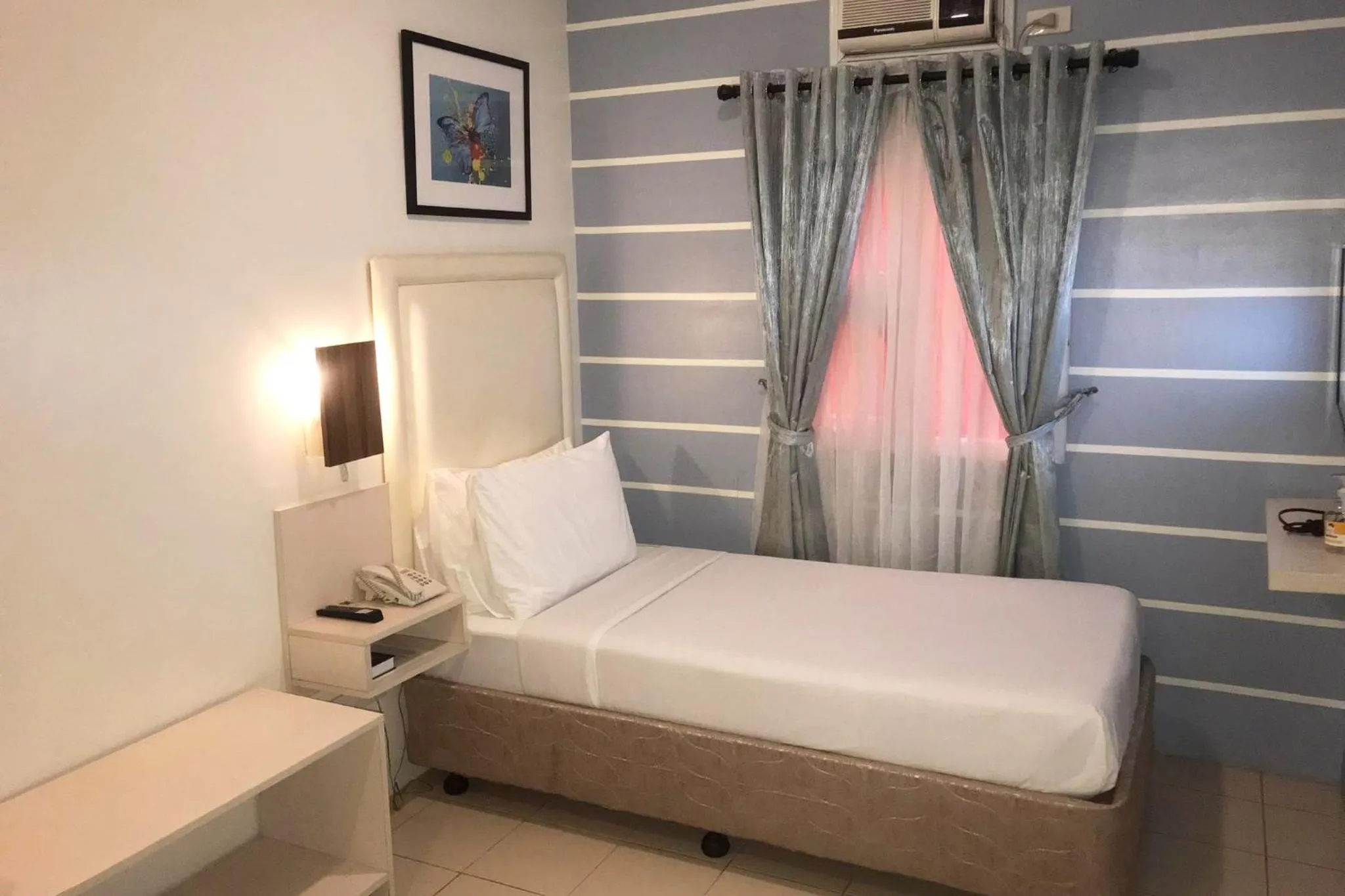 Deluxe Single Room in Cebu Uncle Toms Cabin Hotel powered by Cocotel