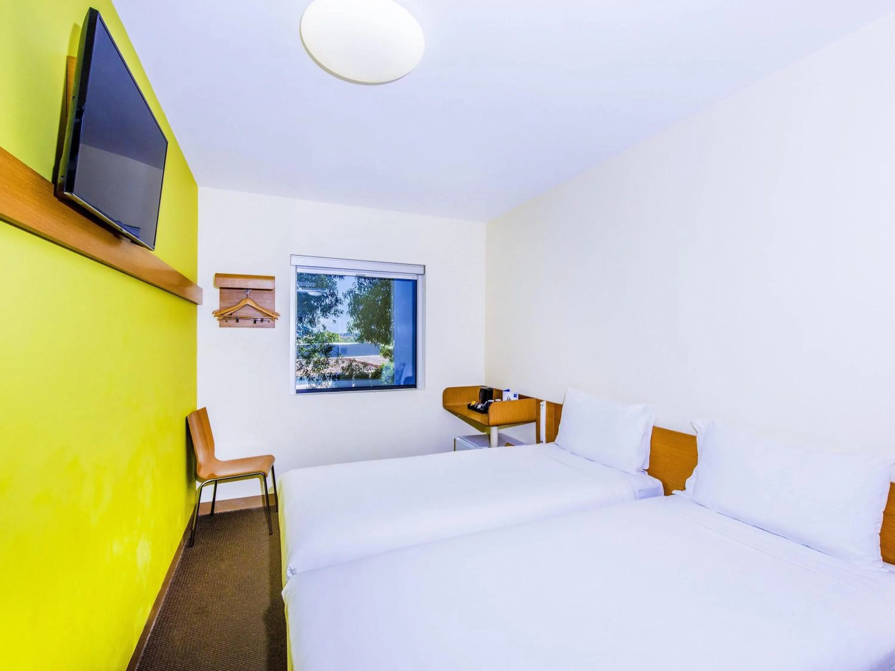 Standard Twin Room in ibis Budget Sydney Olympic Park