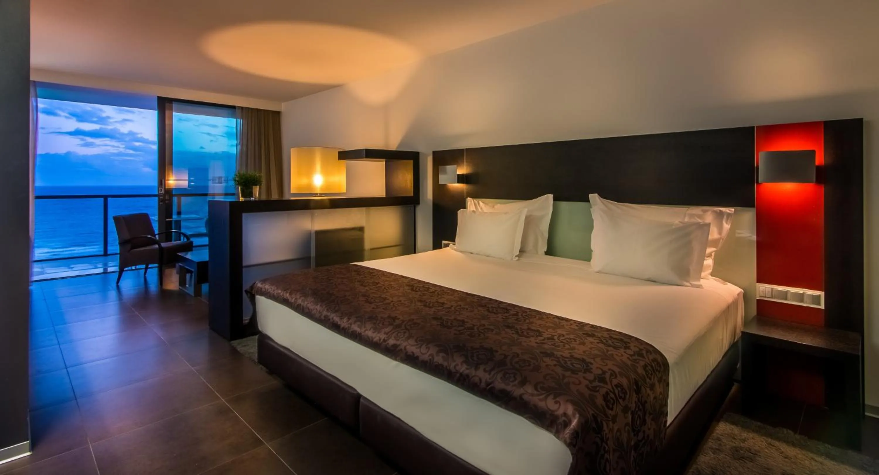 Ocean Suite with Frontal Sea View - Upper Floors in RR Hotel da Rocha