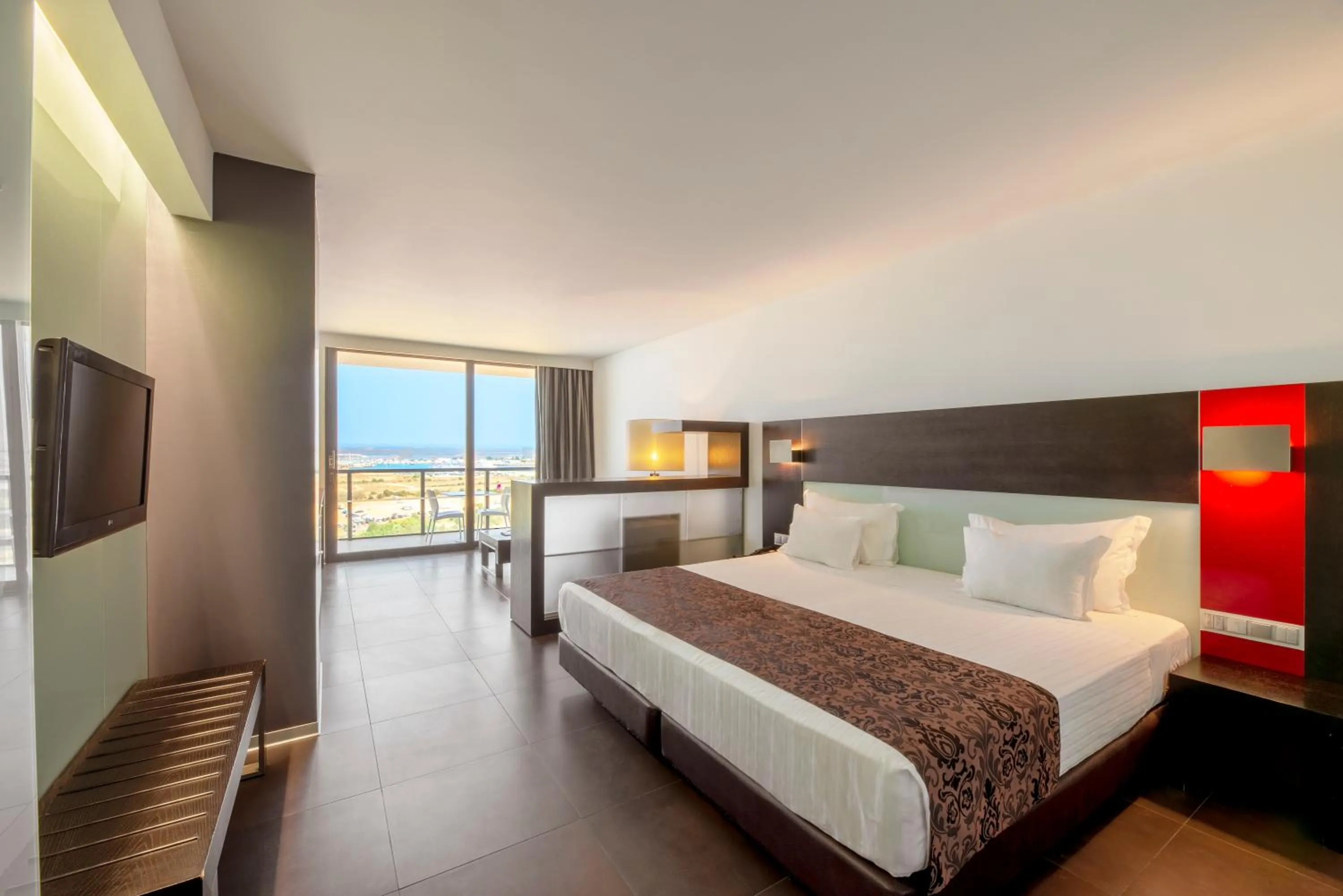 Superior Suite with City View - Upper Floors in RR Hotel da Rocha