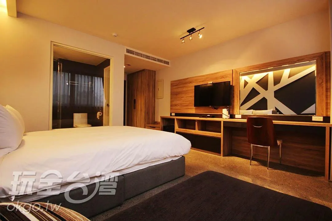 Double Room with Private Bathroom in Travel Light Hotel