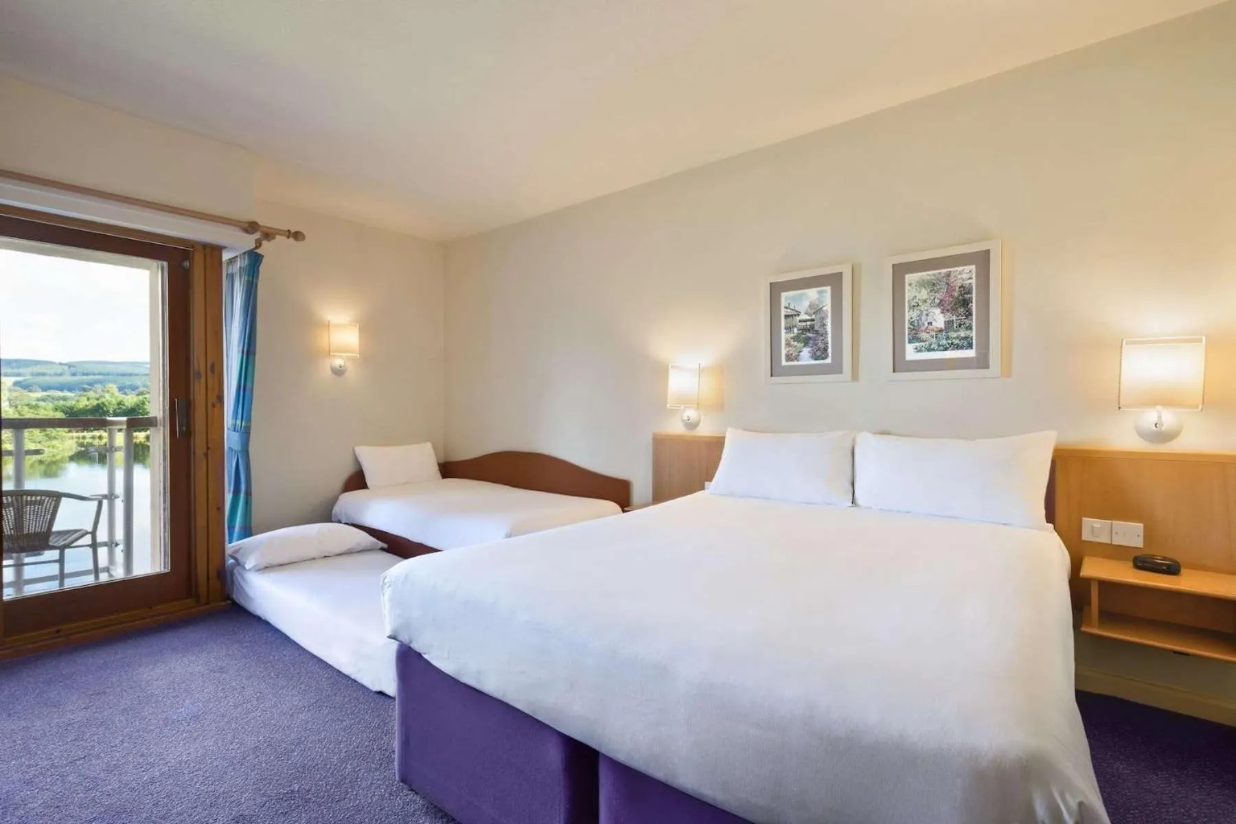 Double Room with Sofa Bed, Lake View in Days Inn Lockerbie - Annandale Water
