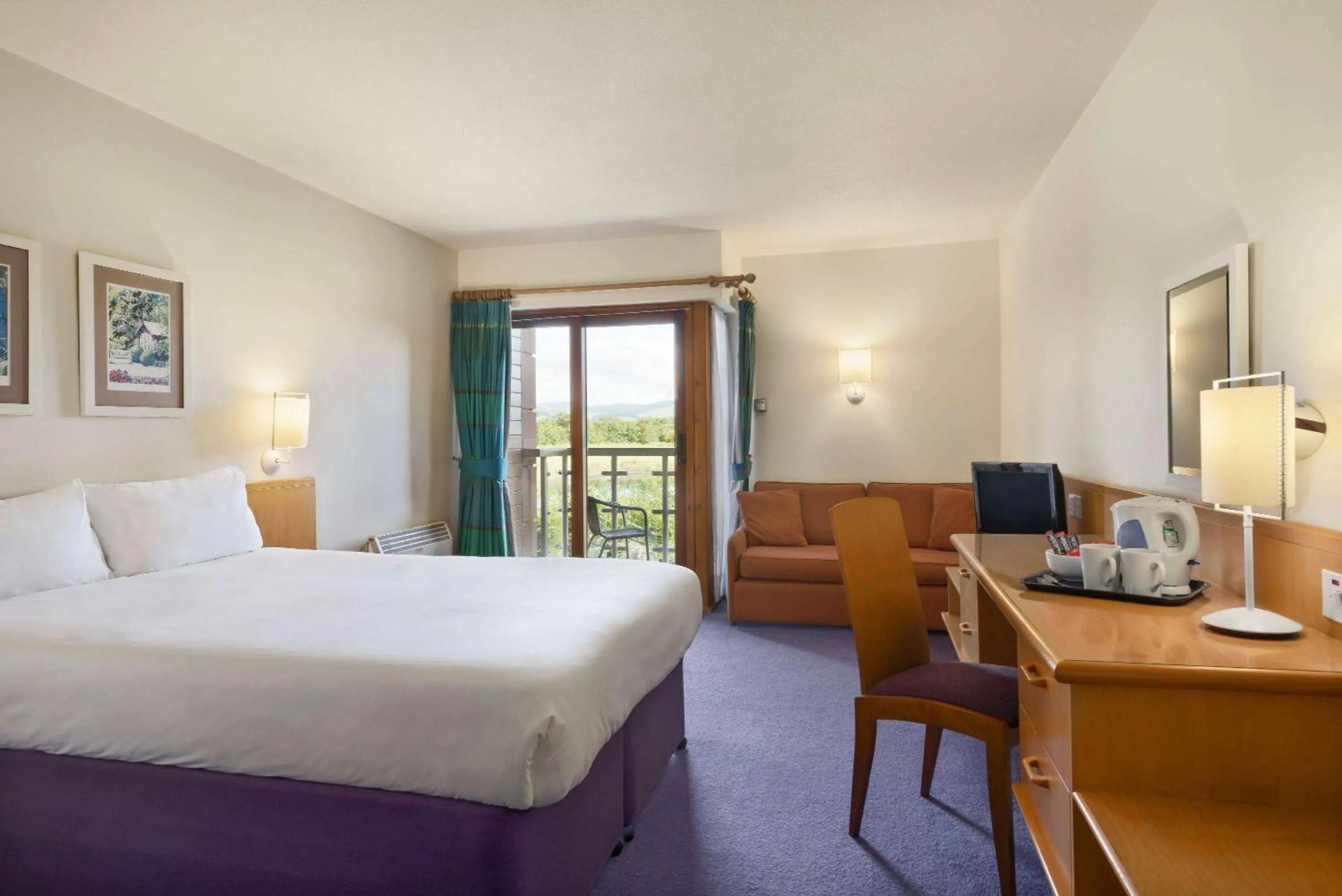 King Room with Sofa Bed and Pull-out Bed, Lake View in Days Inn Lockerbie - Annandale Water