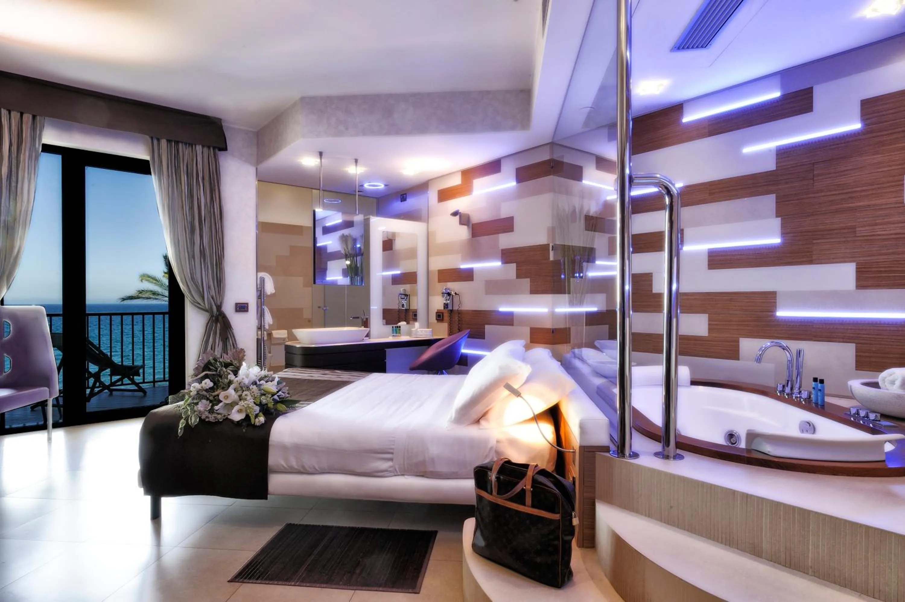 Deluxe Double Room with Sea View in Mare Hotel