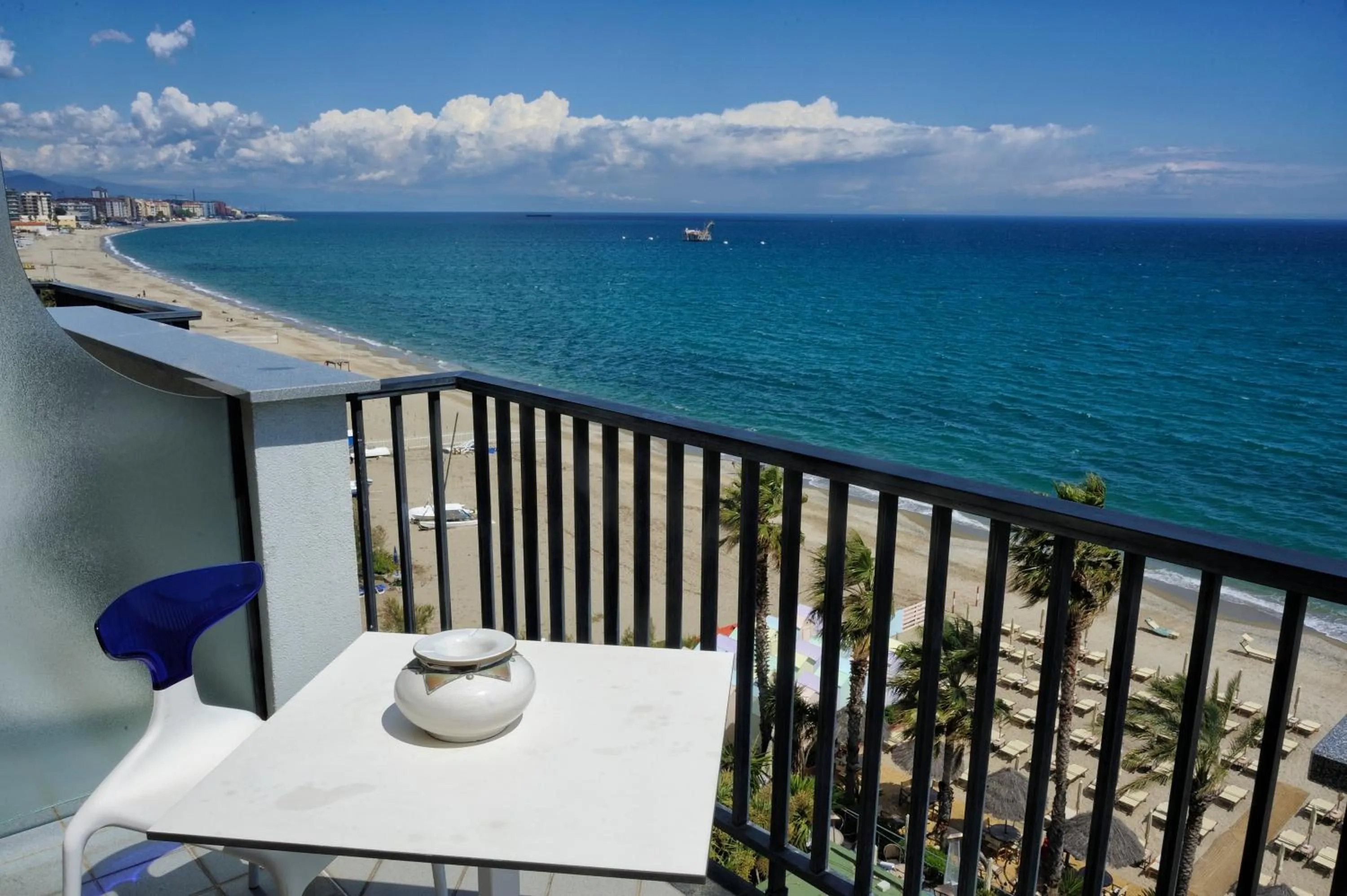 Comfort Triple Room with Sea View in Mare Hotel