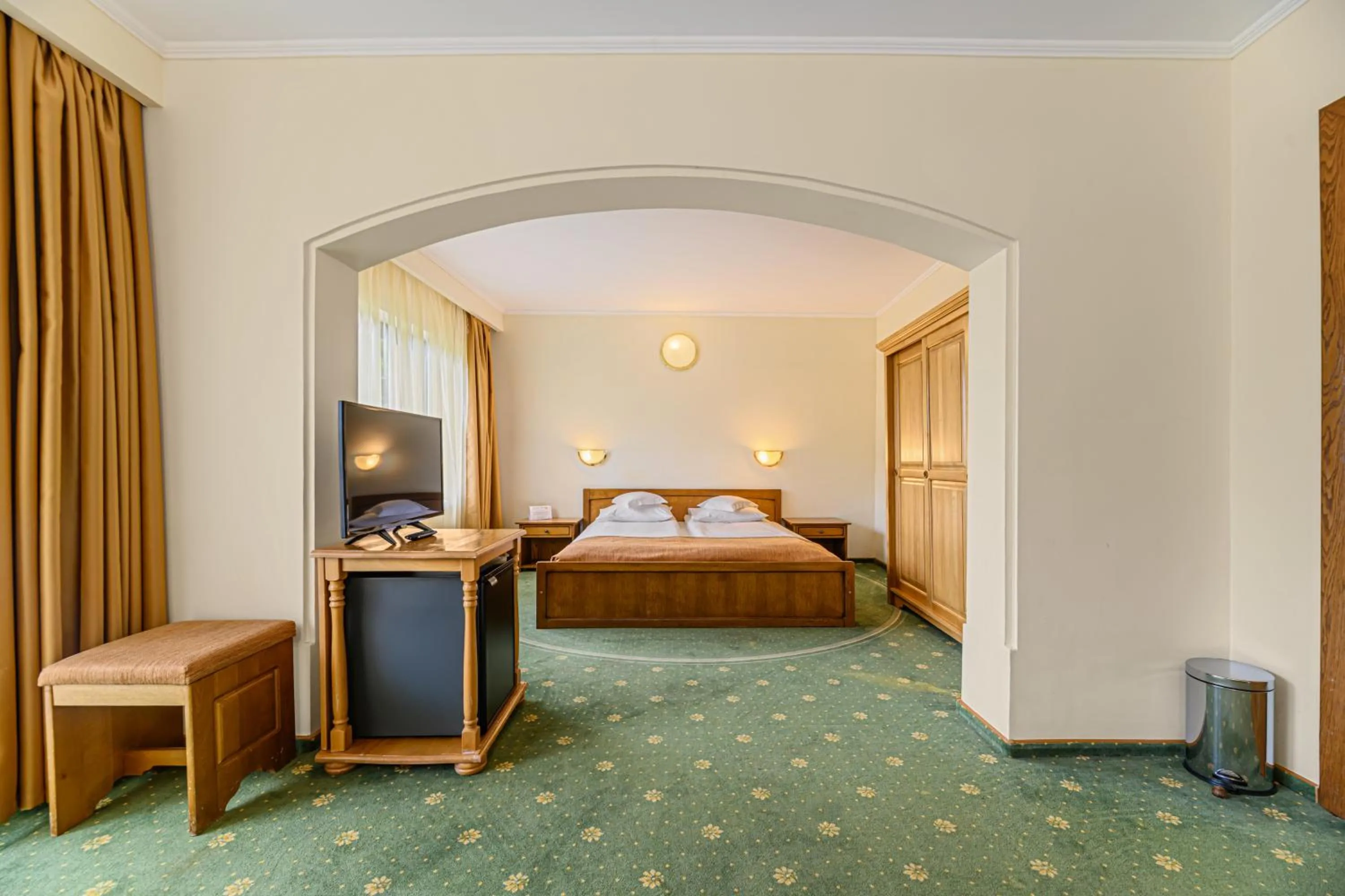 Family Room with Mountain View - single occupancy in Hotel Casa Viorel jacuzzi & saunas