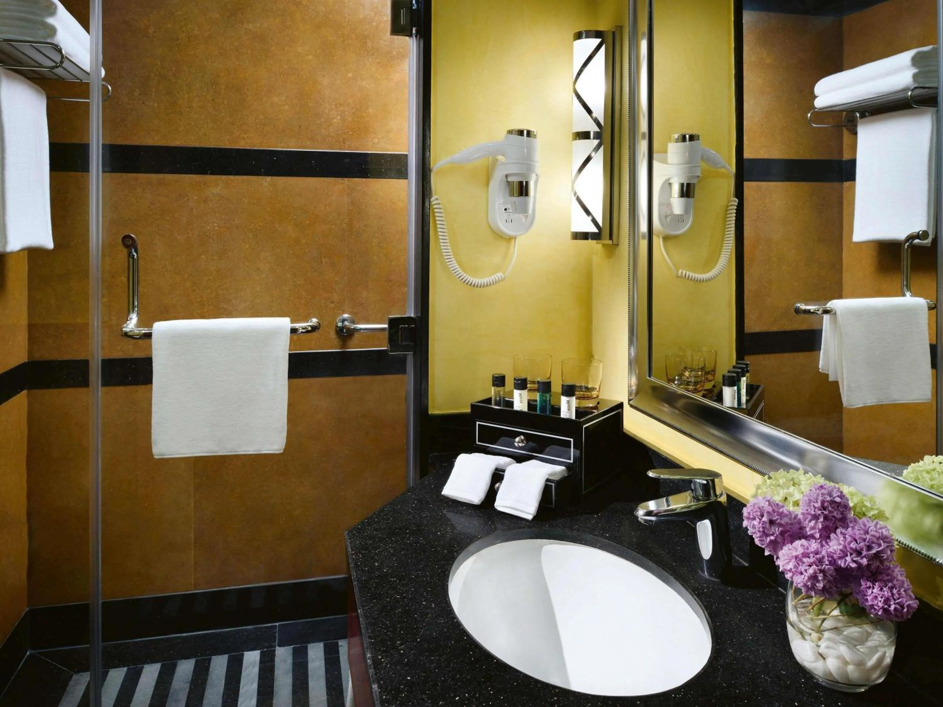 Business King Suite in Mövenpick Hotel City Star Jeddah