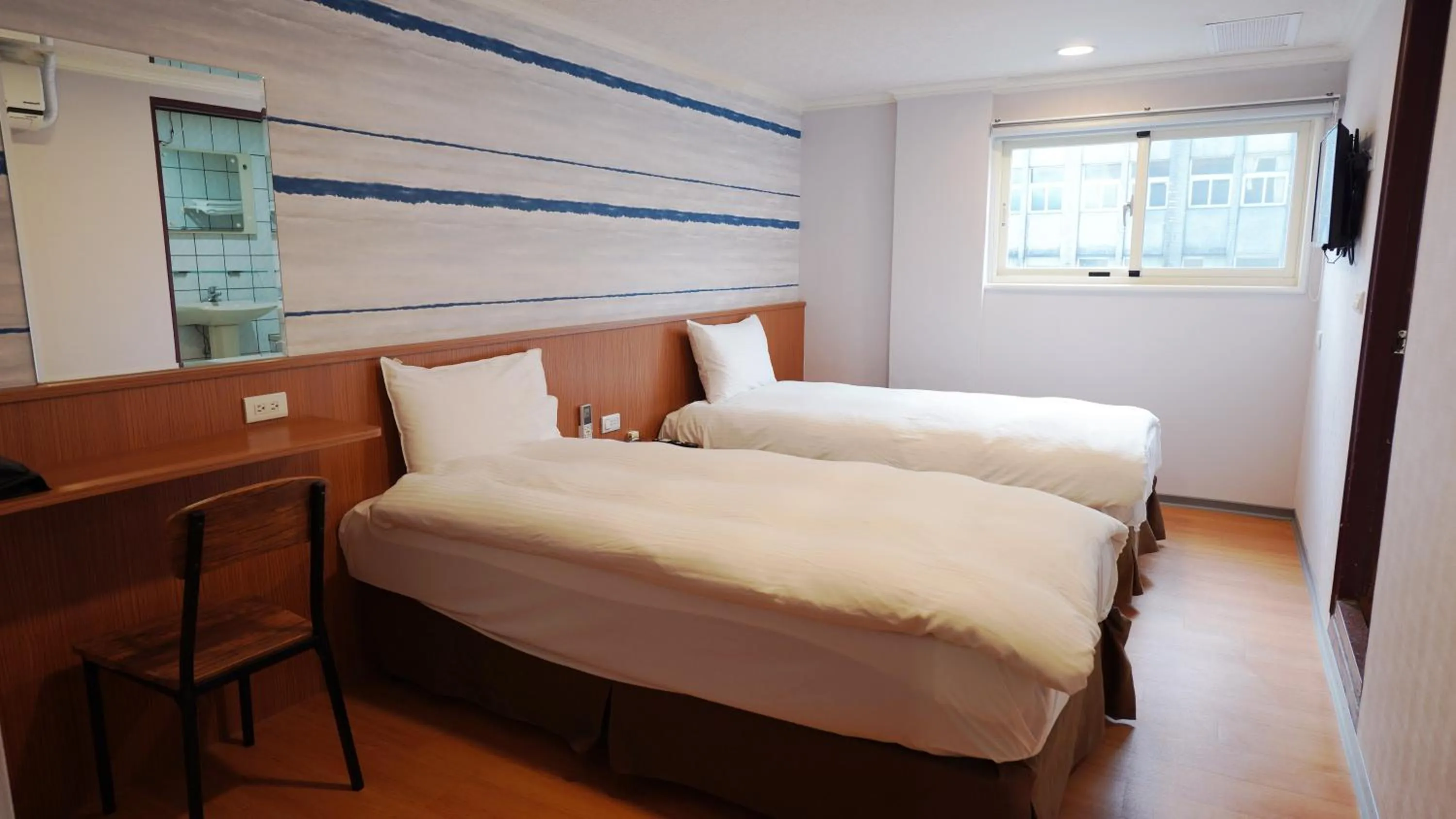 Economy Twin Room in Su Ao Hotel