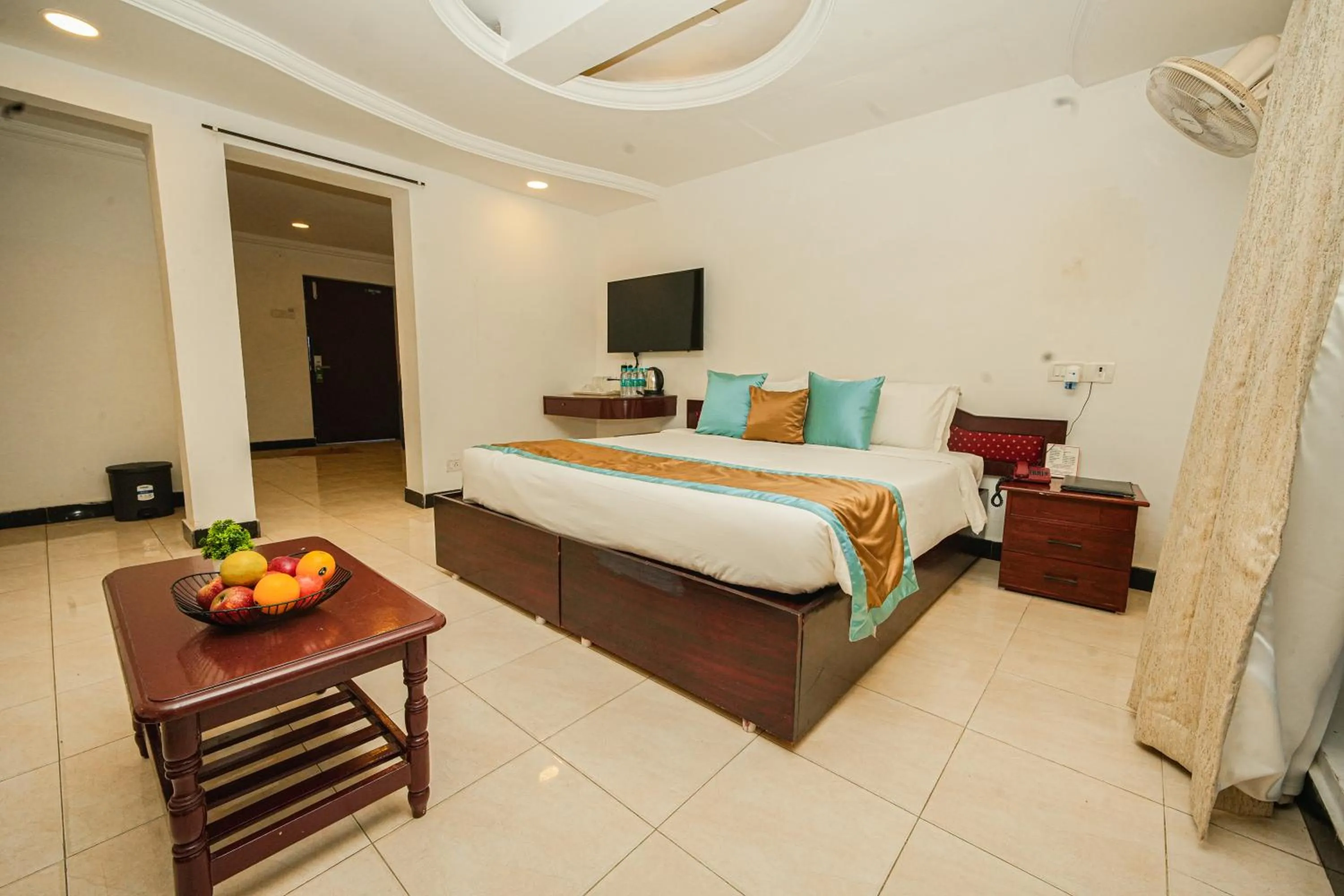 Deluxe Suite with Garden View in Shelter Beach Resort