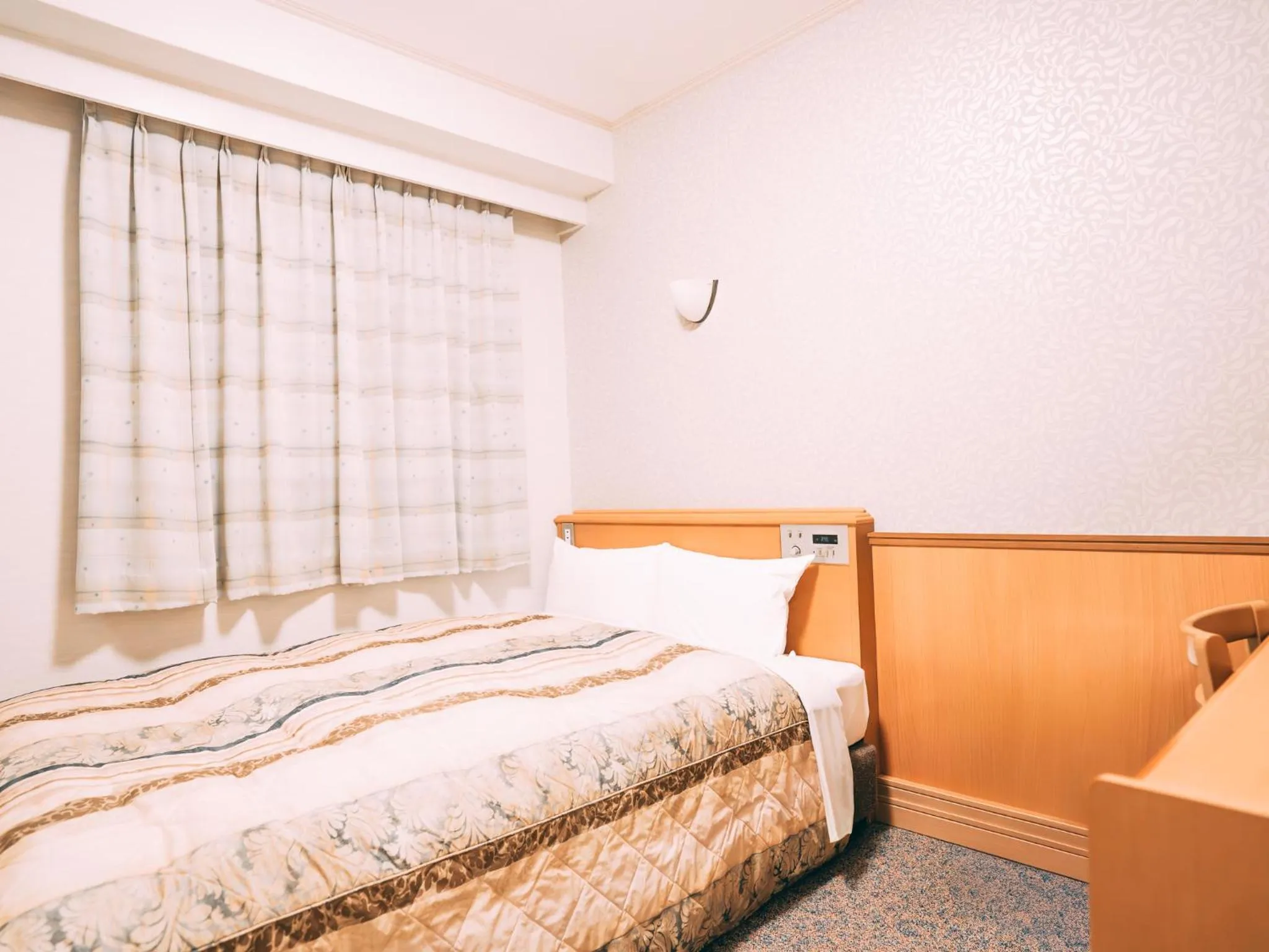 Queen Room in Ave Tennoji Hotel