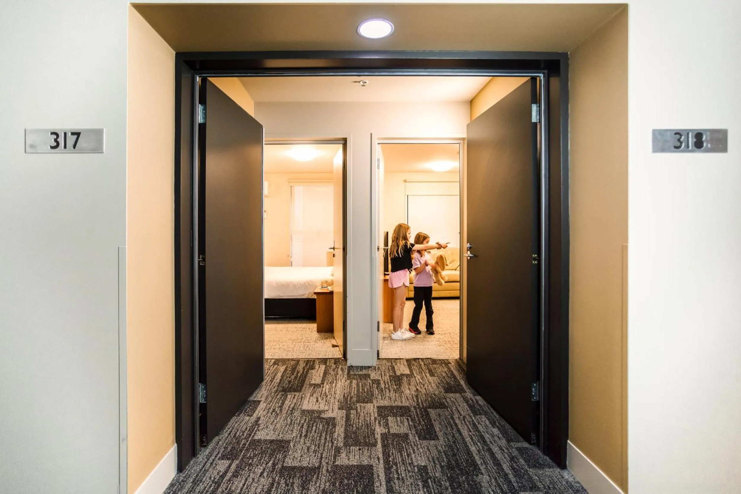 Three-Bedroom Connected Loft Apartment with Free High Speed WiFi in The Old Woolstore Apartment Hotel