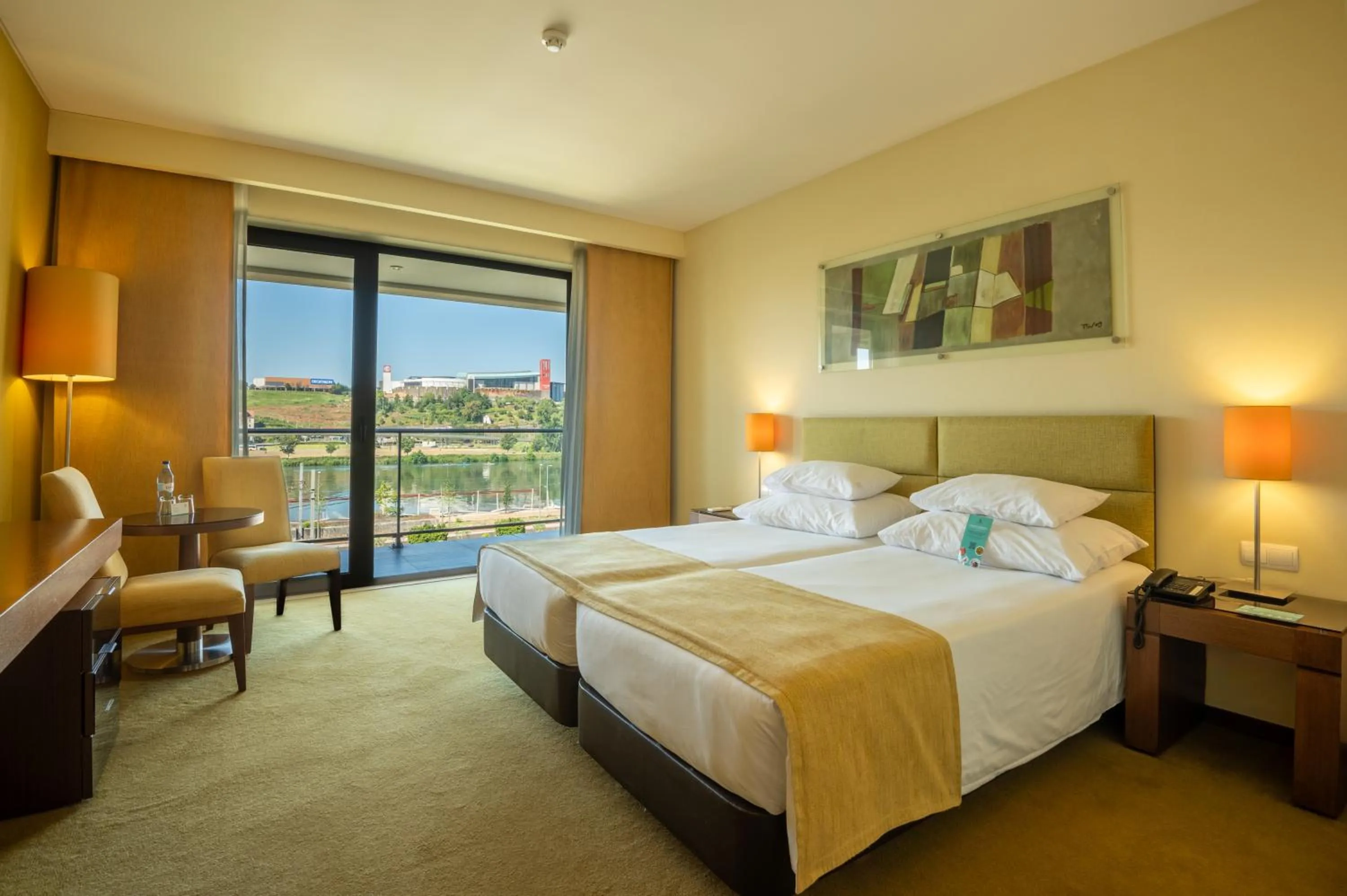 Twin Room with Pool View in Vila Gale Coimbra