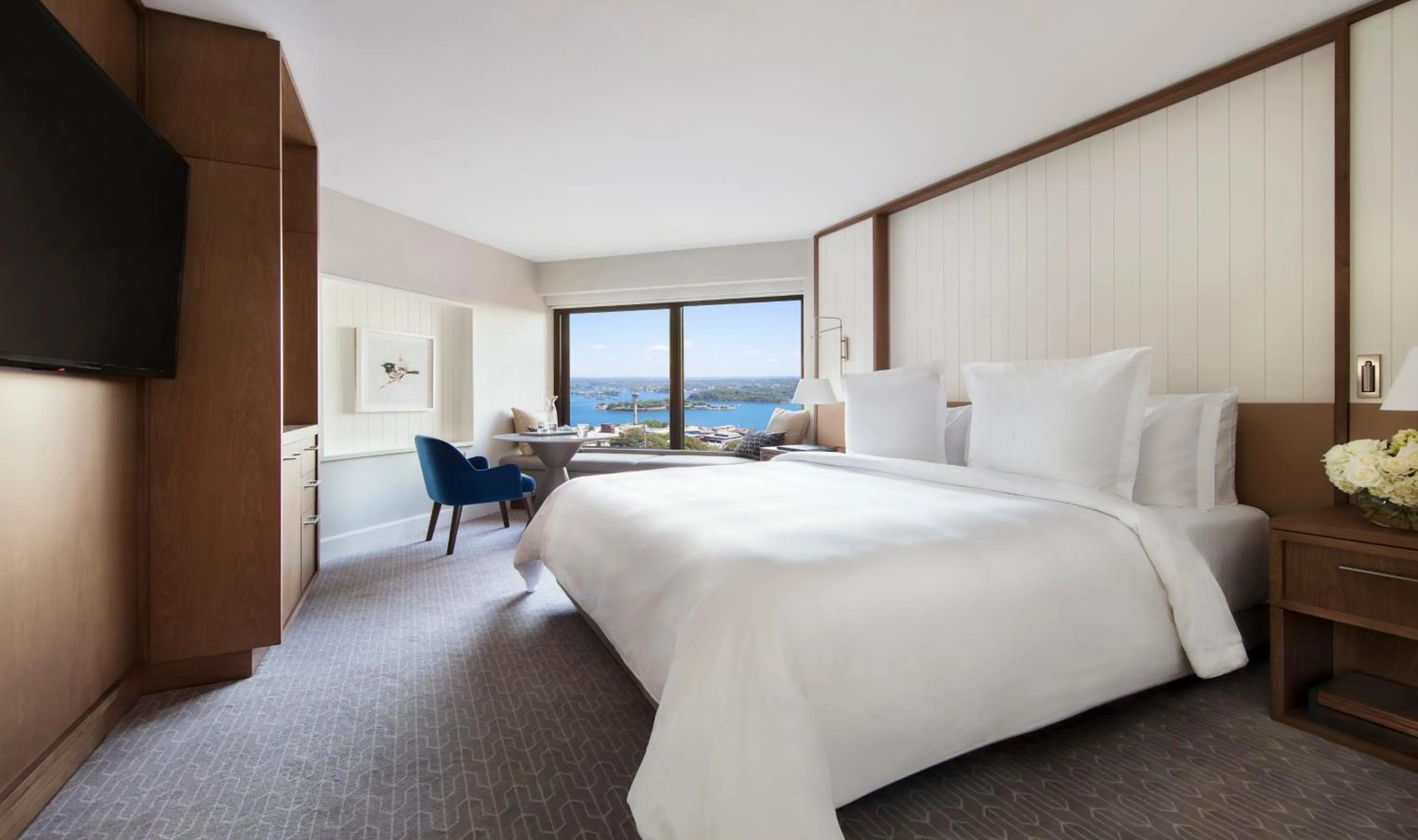 Deluxe Partial Harbor King Room in Four Seasons Hotel Sydney