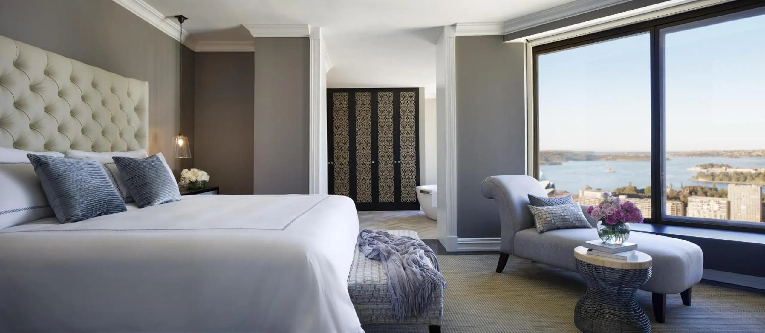 One-Bedroom Presidential Club Suite in Four Seasons Hotel Sydney