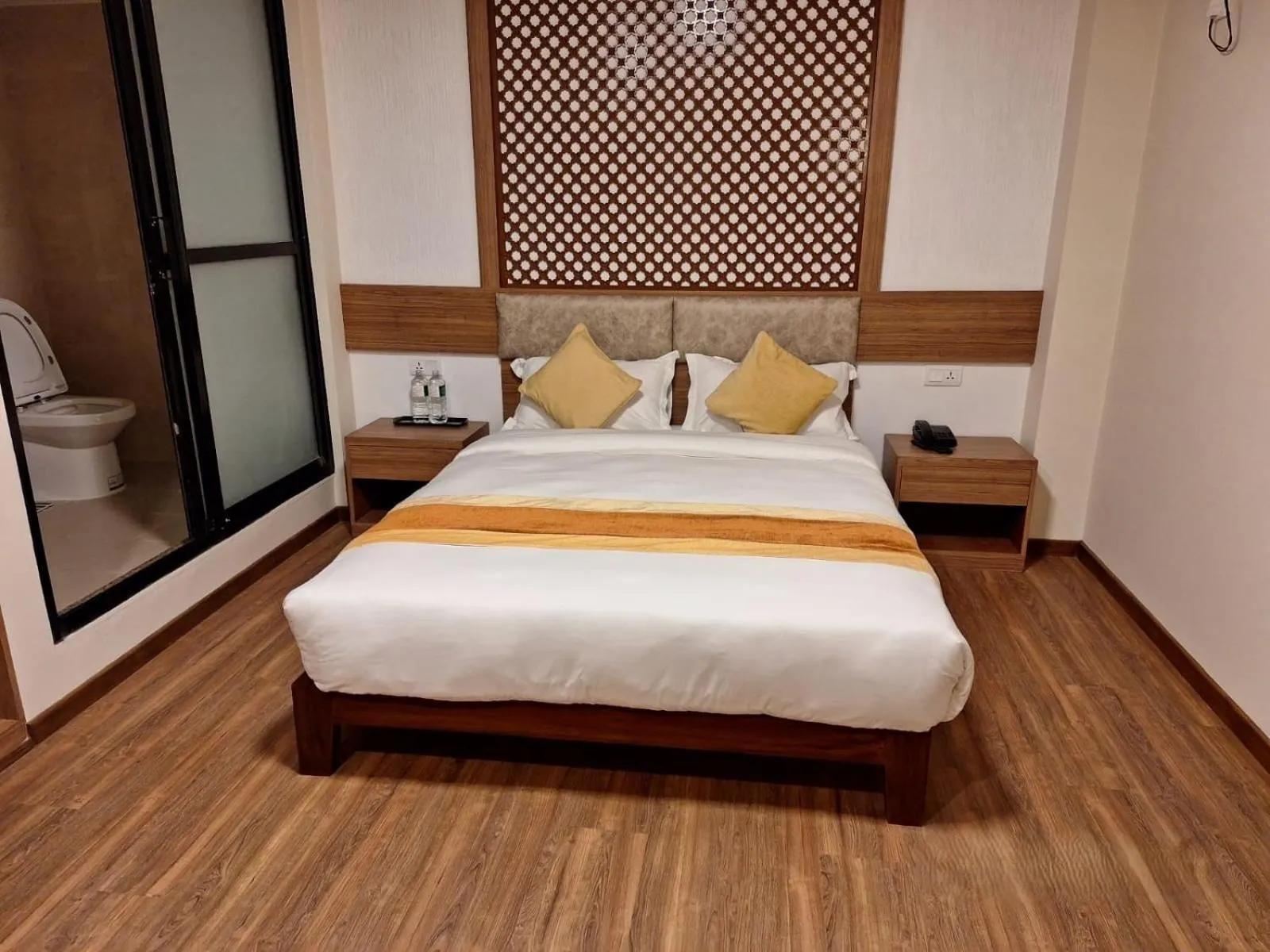 Deluxe Double or Twin Room with Mountain View - single occupancy in Hotel Himalayan Villa - Nagarkot