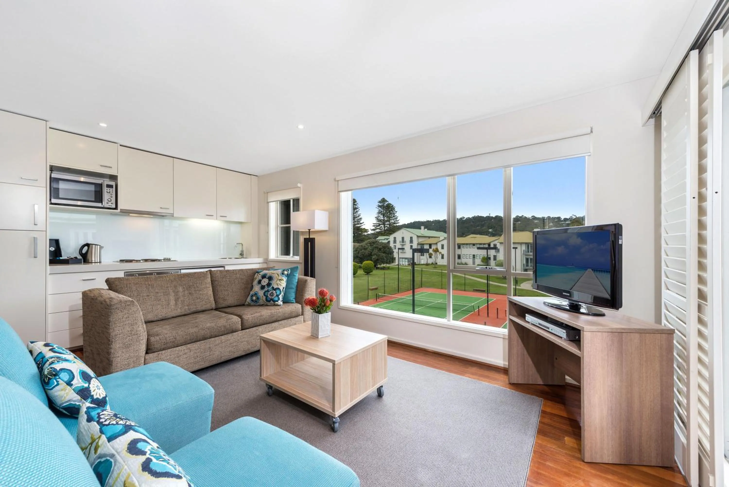 One-Bedroom Apartment with Ocean View in Mantra Lorne