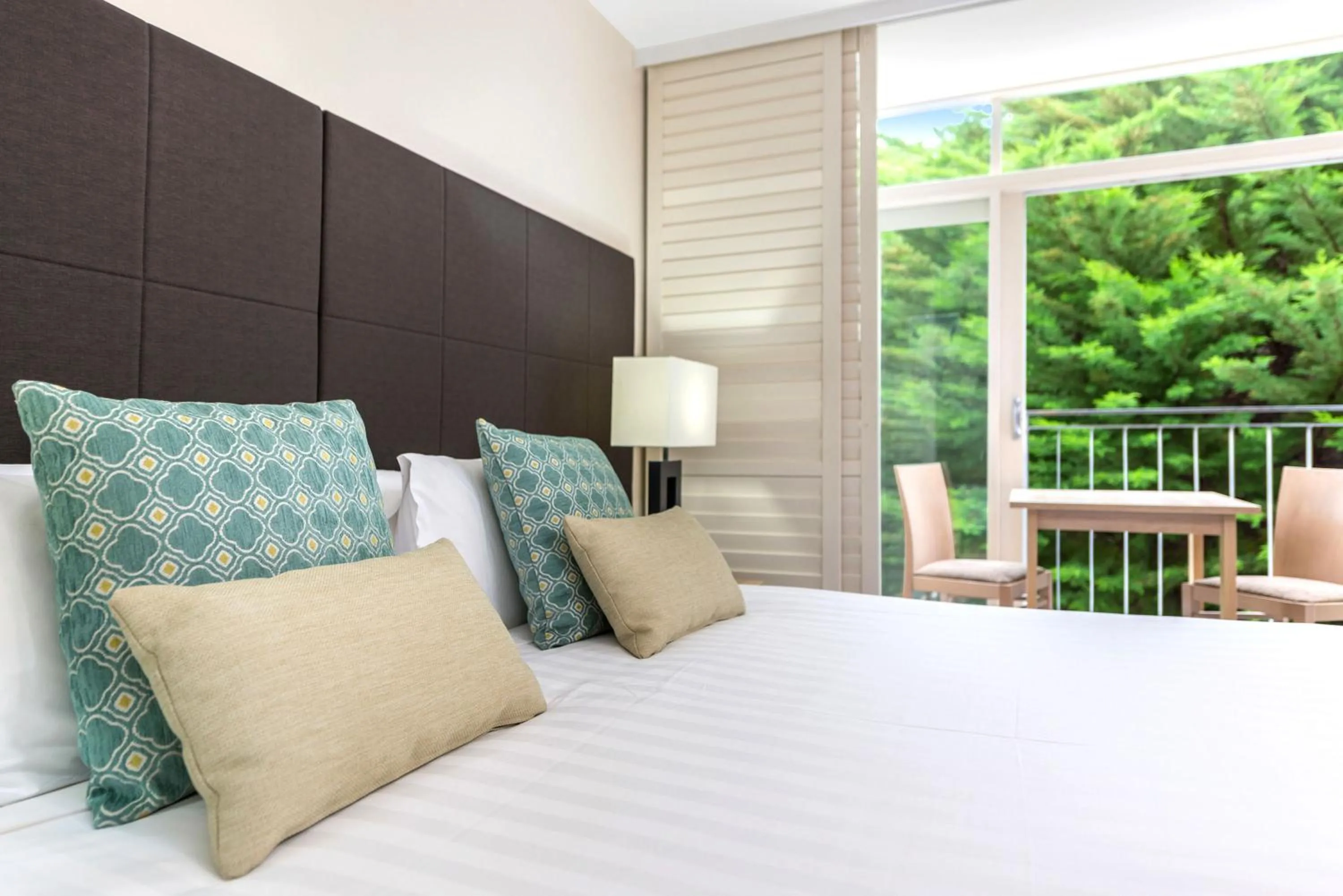 Resort Room with Garden View - Weekly Housekeeping in Mantra Lorne