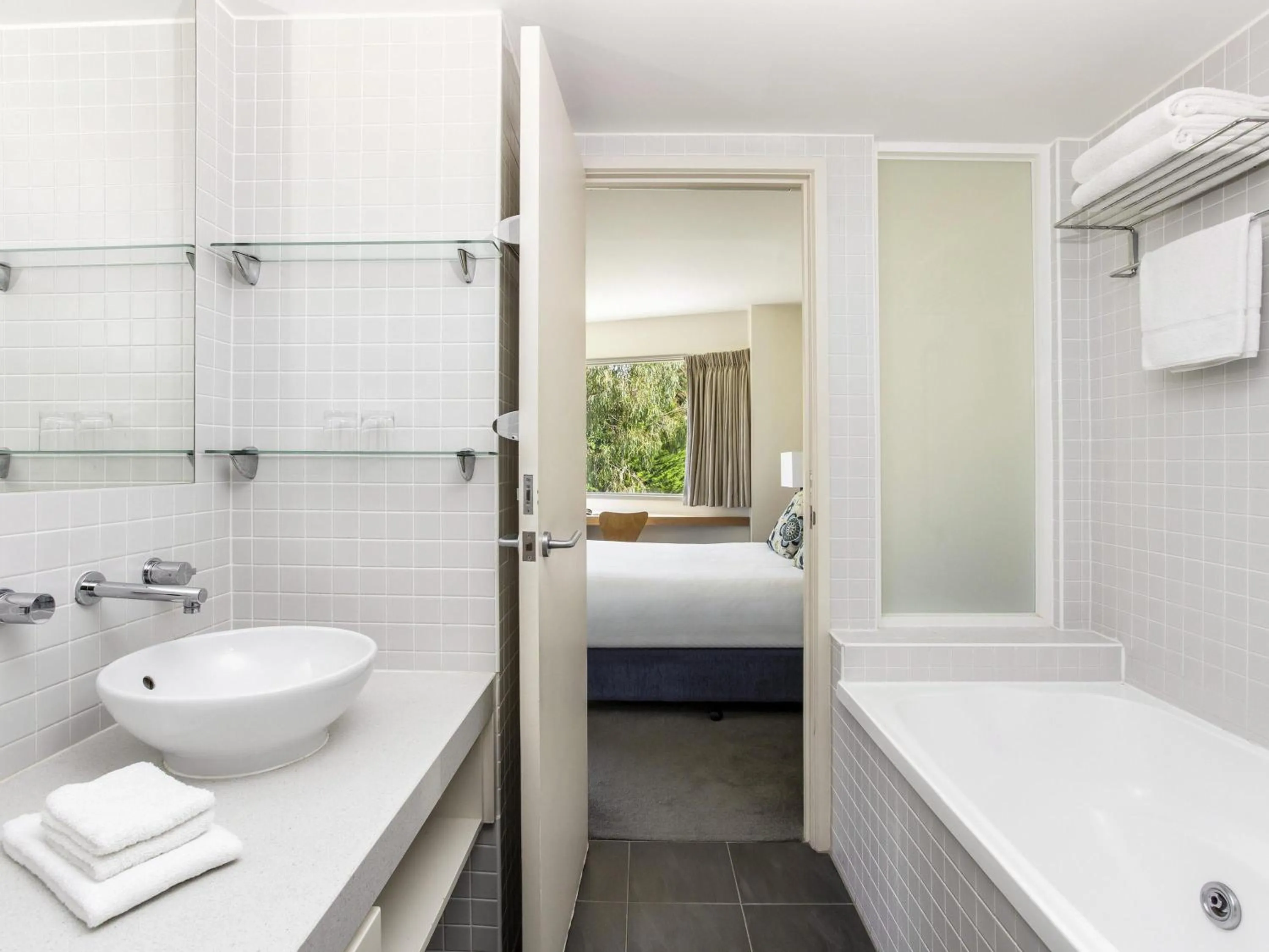 One-Bedroom with Ocean View in Mantra Lorne