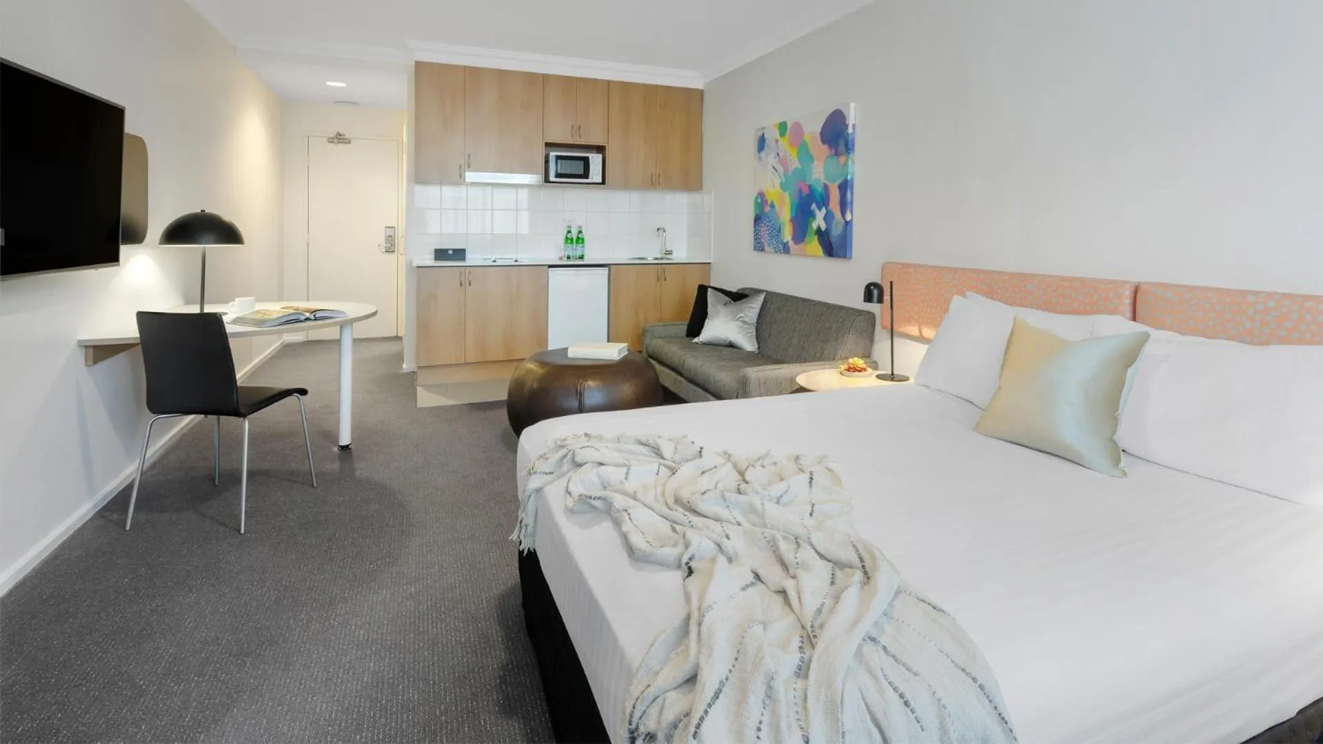 Studio in Oaks Perth Hotel