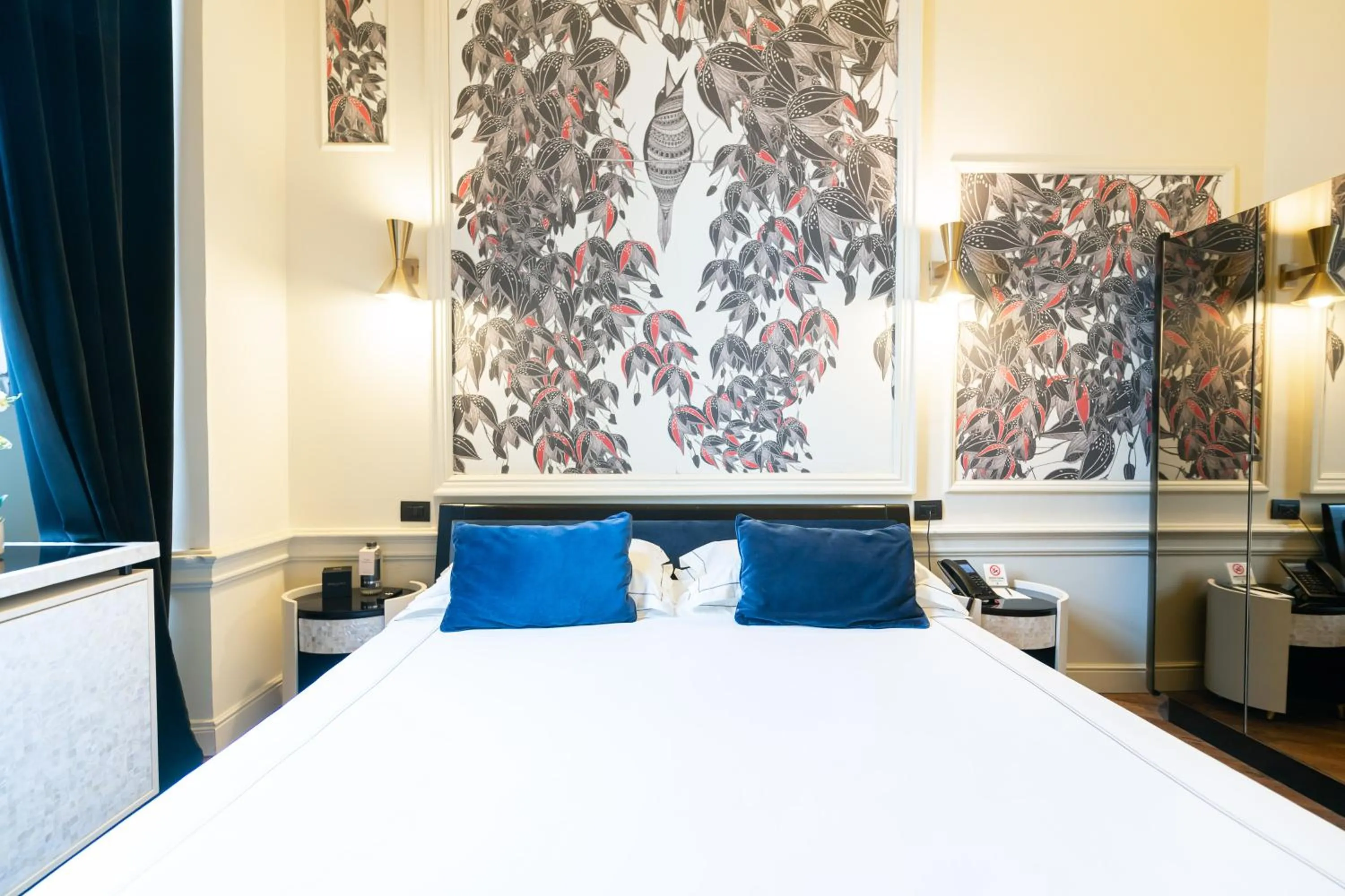 Superior Double Room in Roma Luxus Hotel