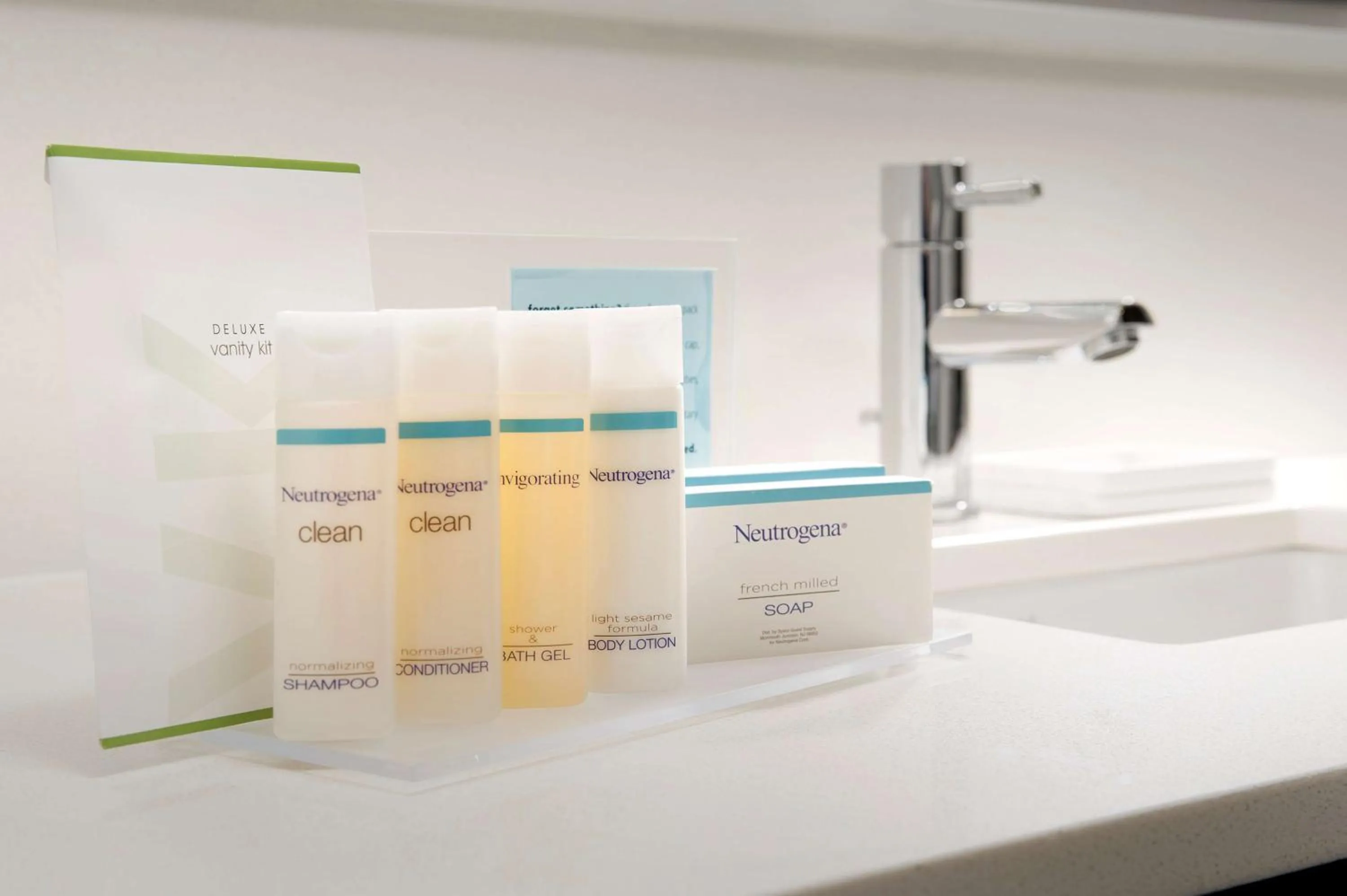 Corner King Room - Non-Smoking in Hampton Inn Huntsville/Village of Providence, AL