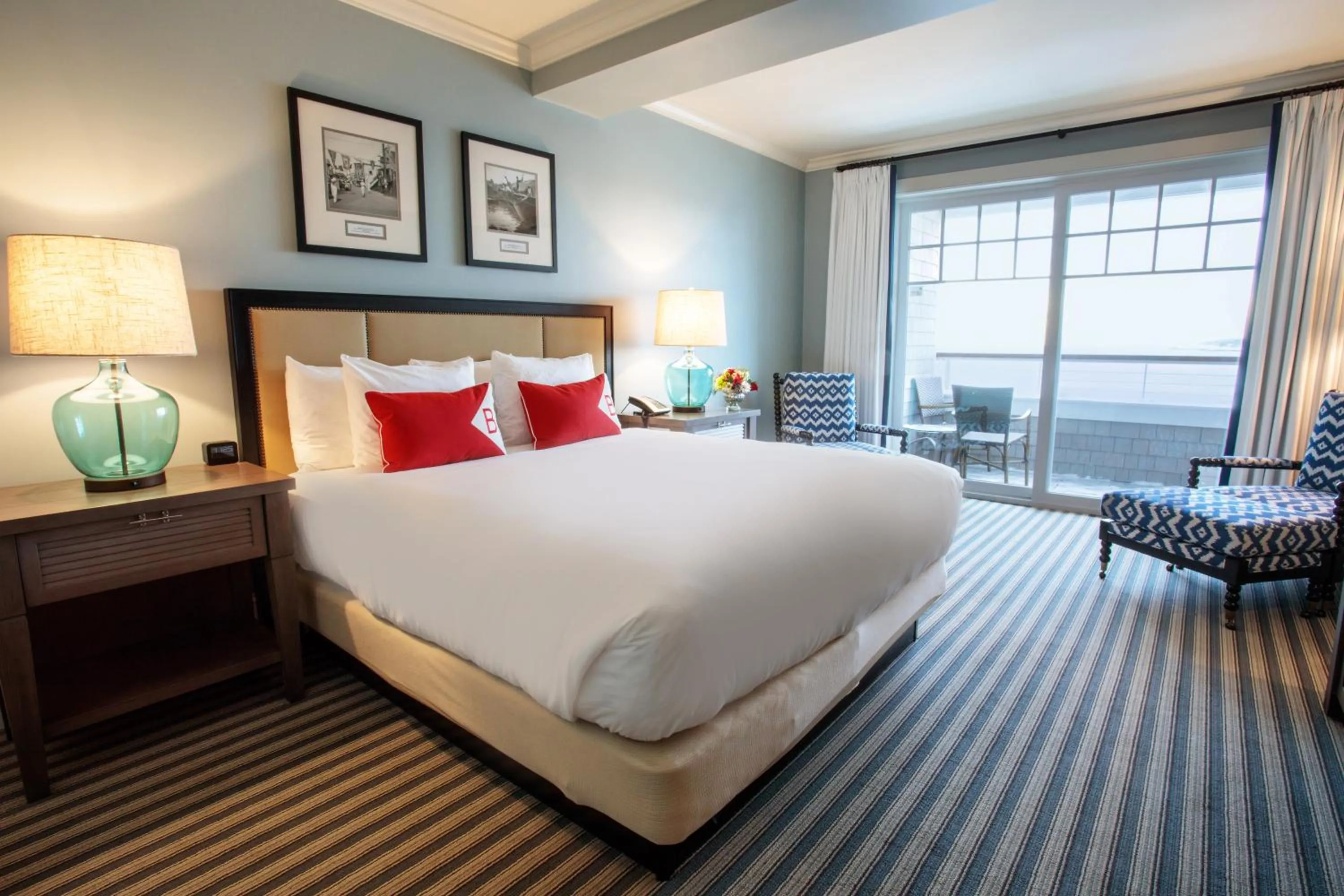 Ocean Front King Room with Balcony in Beauport Hotel Gloucester