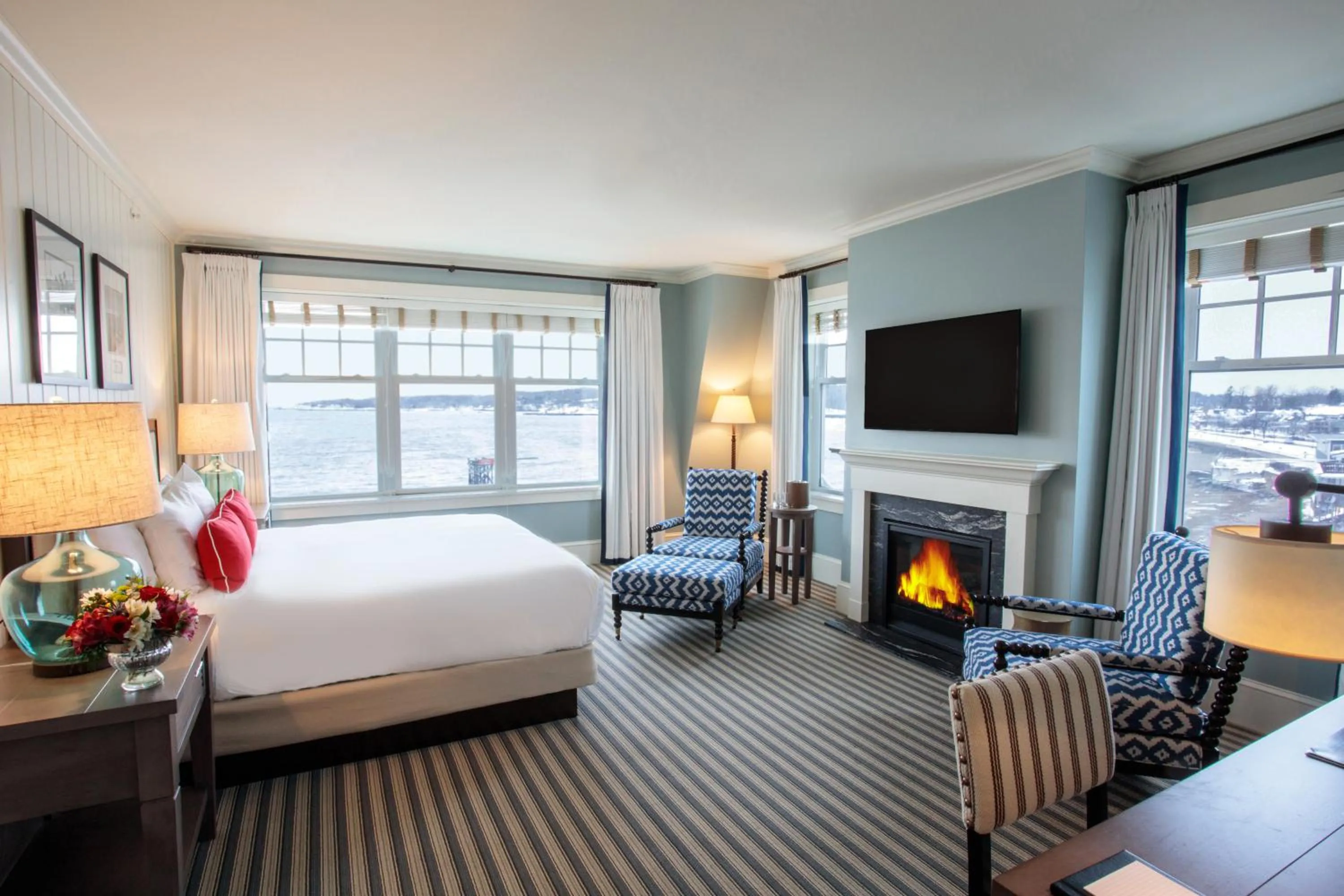Ocean Front Junior King Suite in Beauport Hotel Gloucester