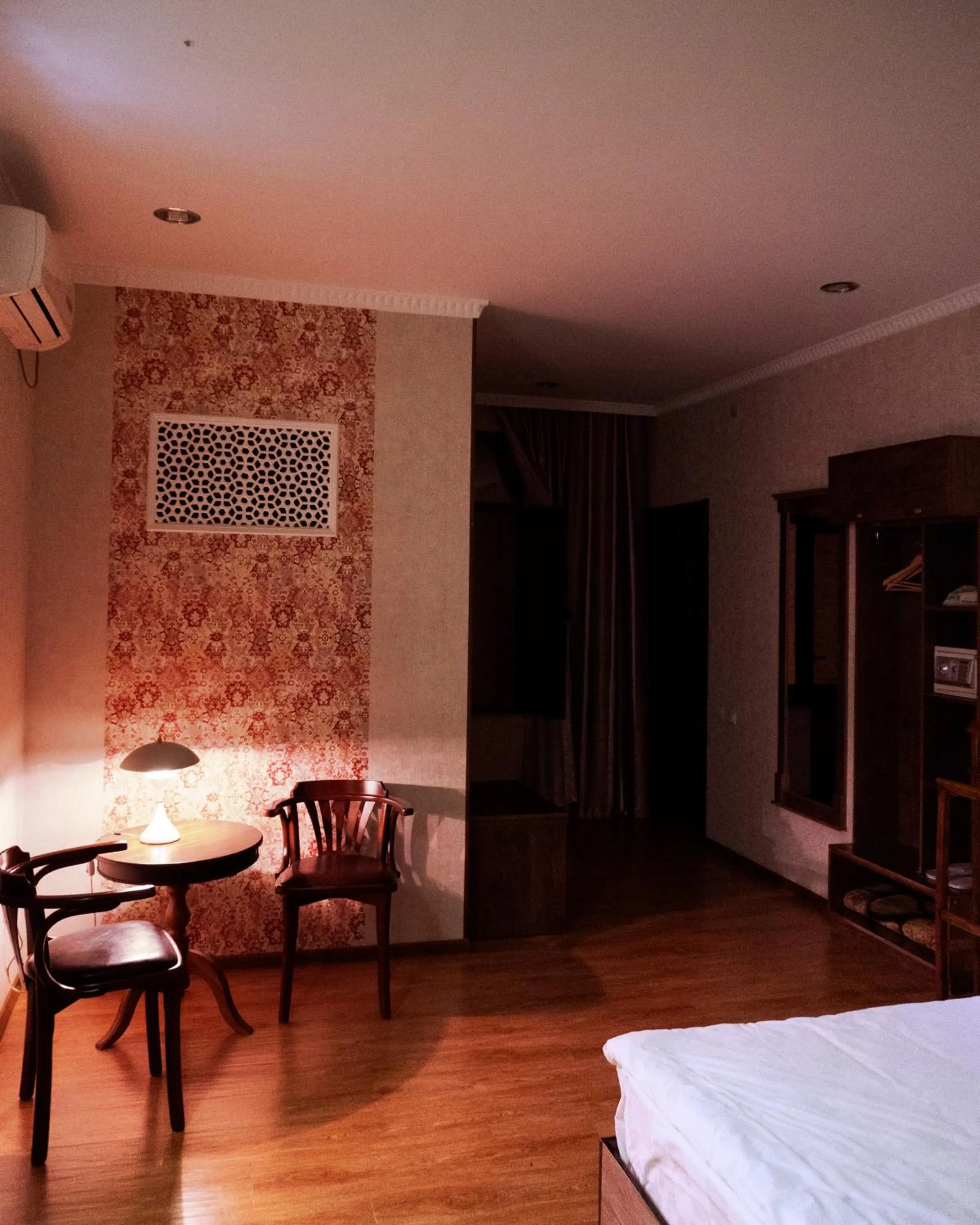 Deluxe King Room - single occupancy in Omar Khayyam Hotel