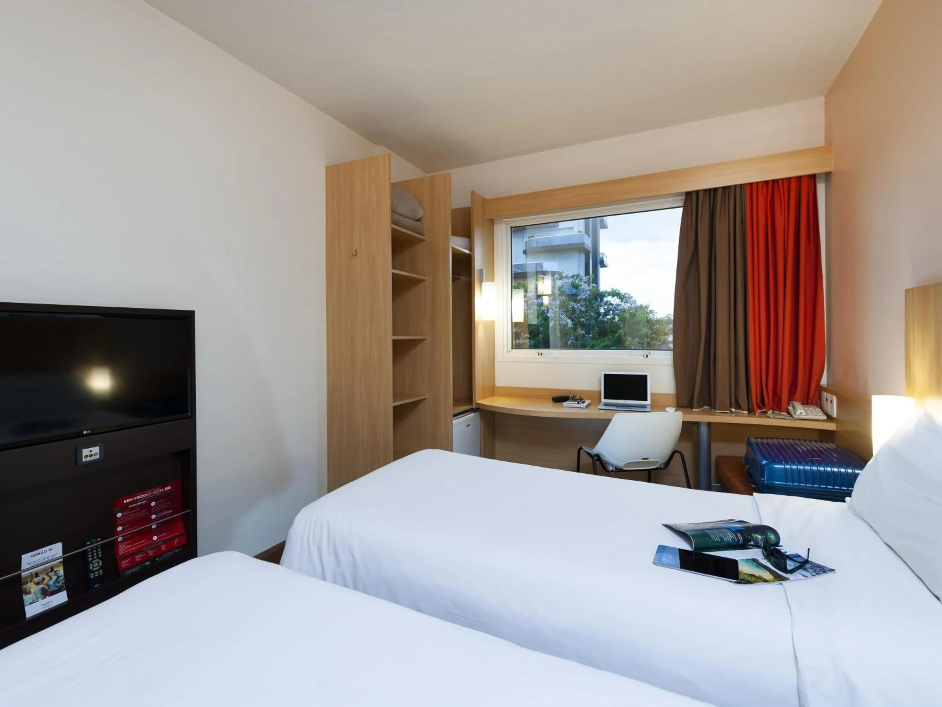 Standard Twin Room in Ibis São Carlos