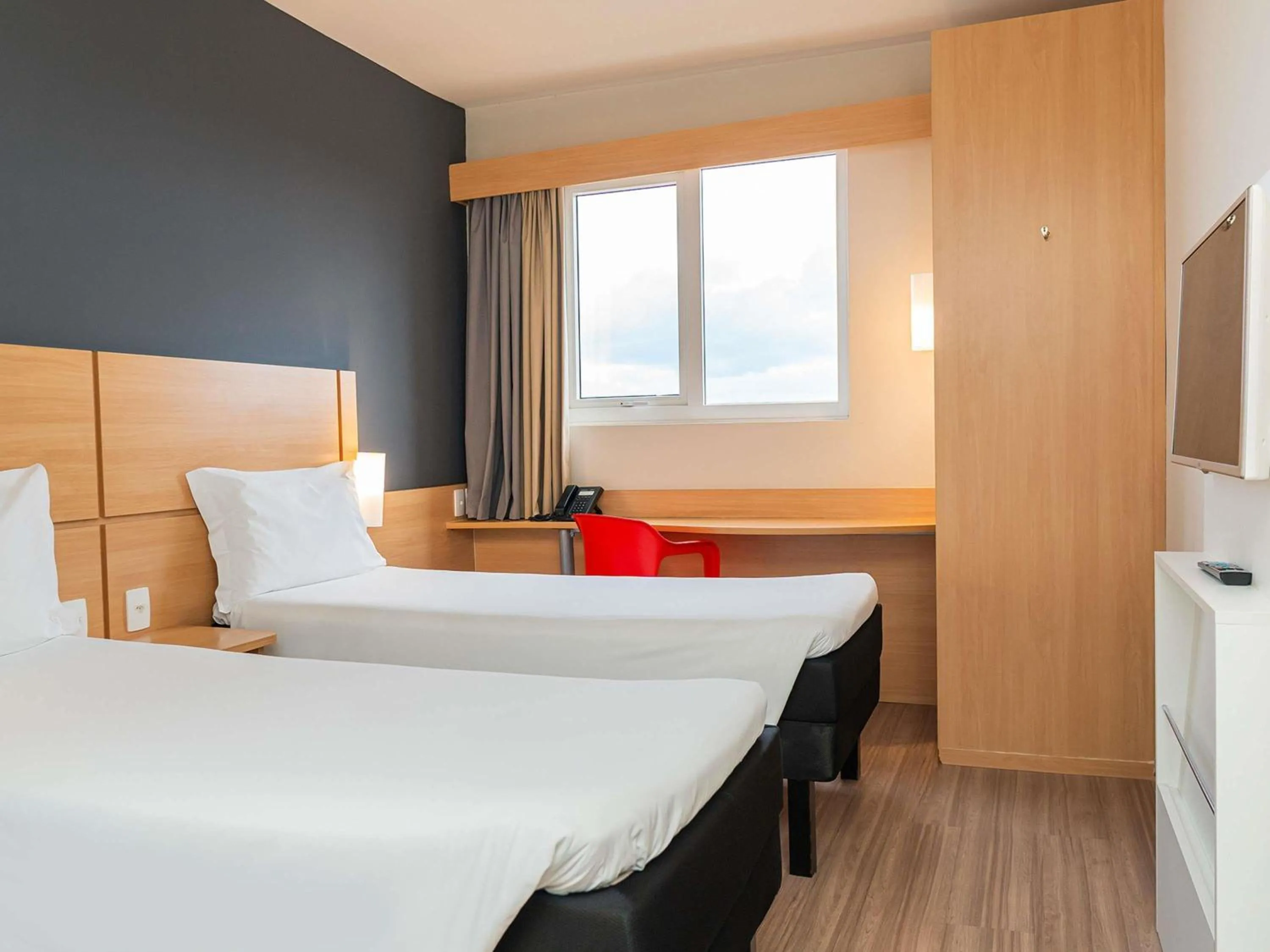 Standard Apartment with Twin Beds - single occupancy in ibis Chapeco