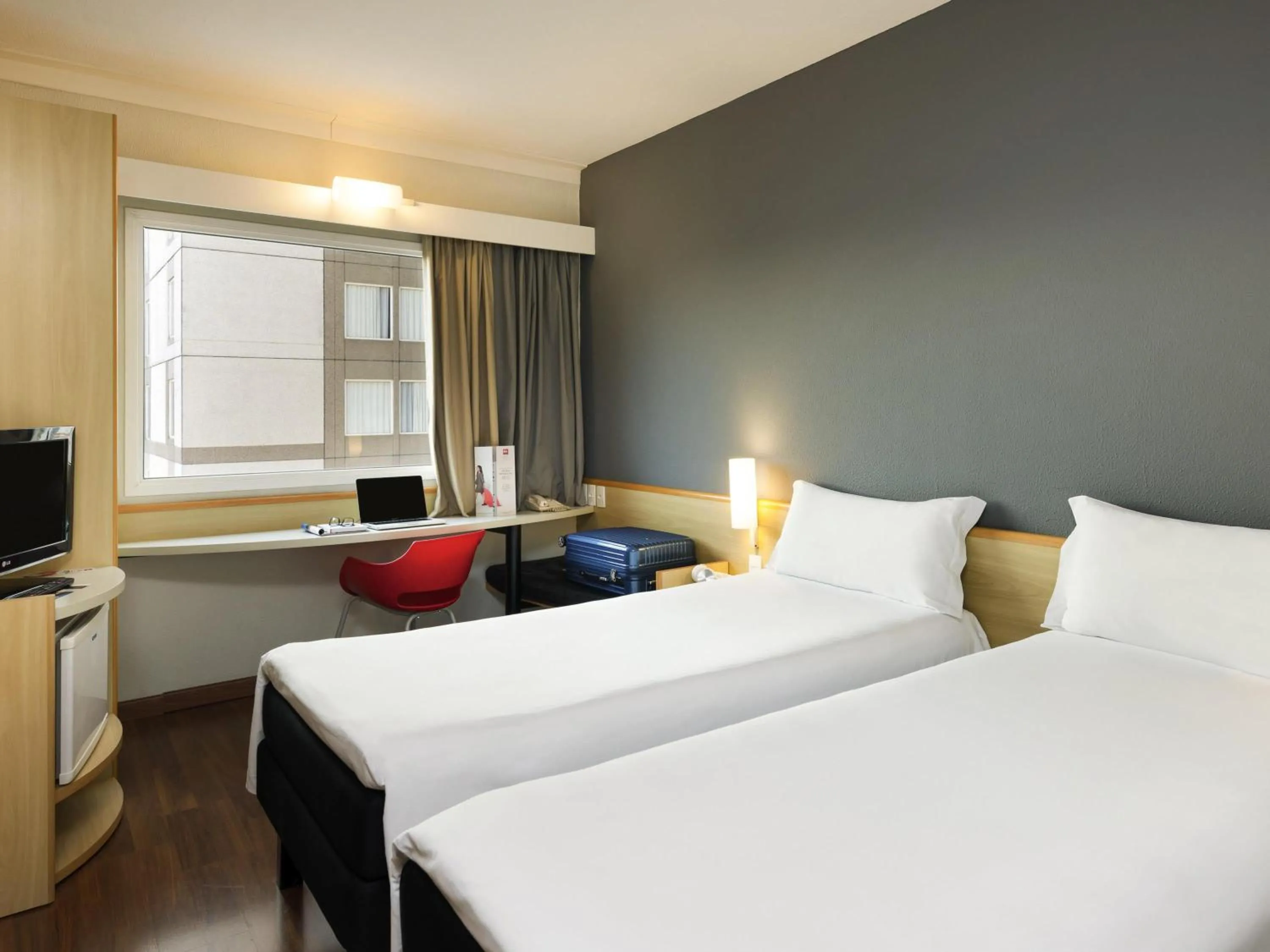 Standard Twin Room in ibis Campinas