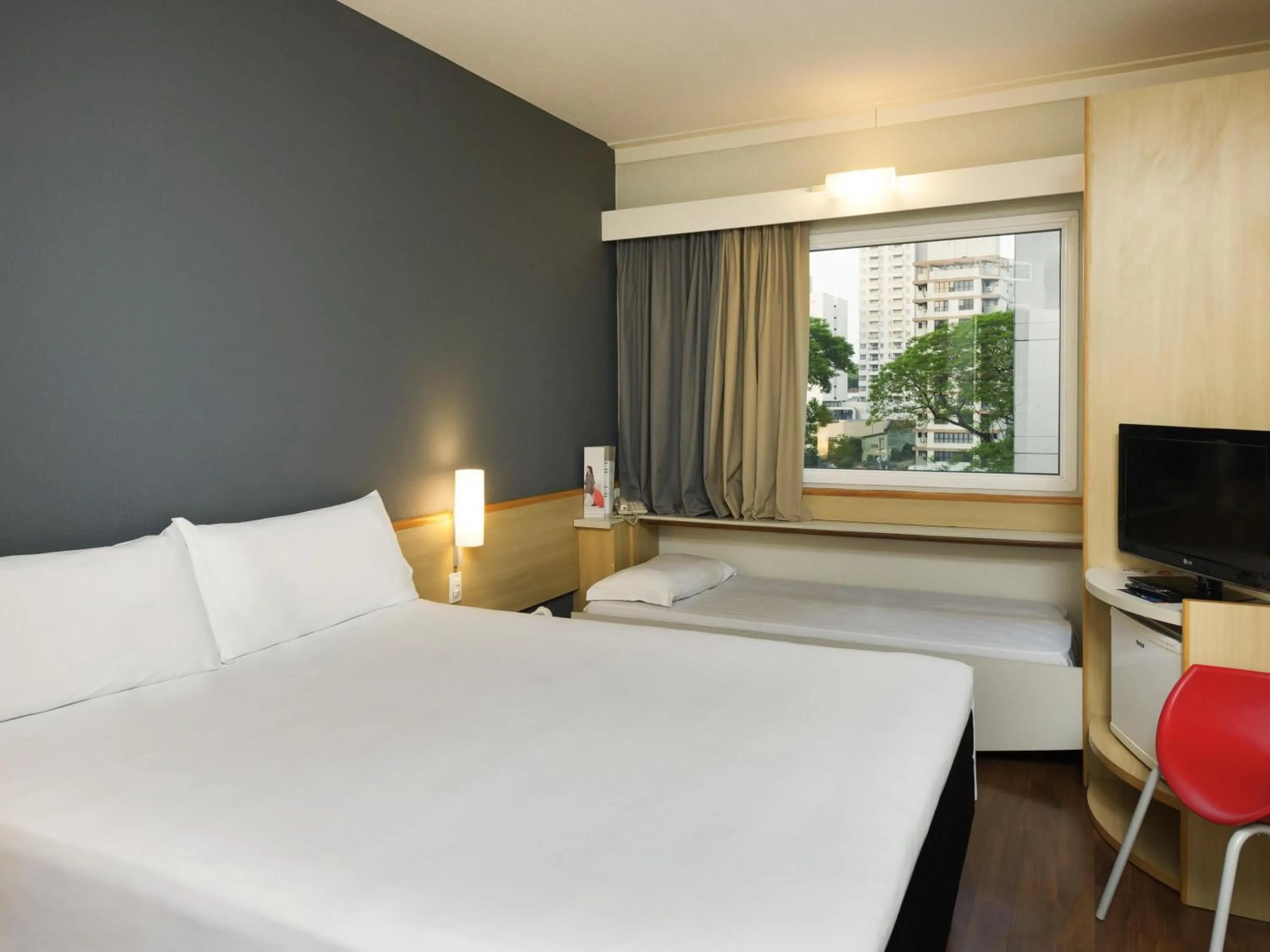 Standard Double Room with an Extra Child Bed in ibis Campinas