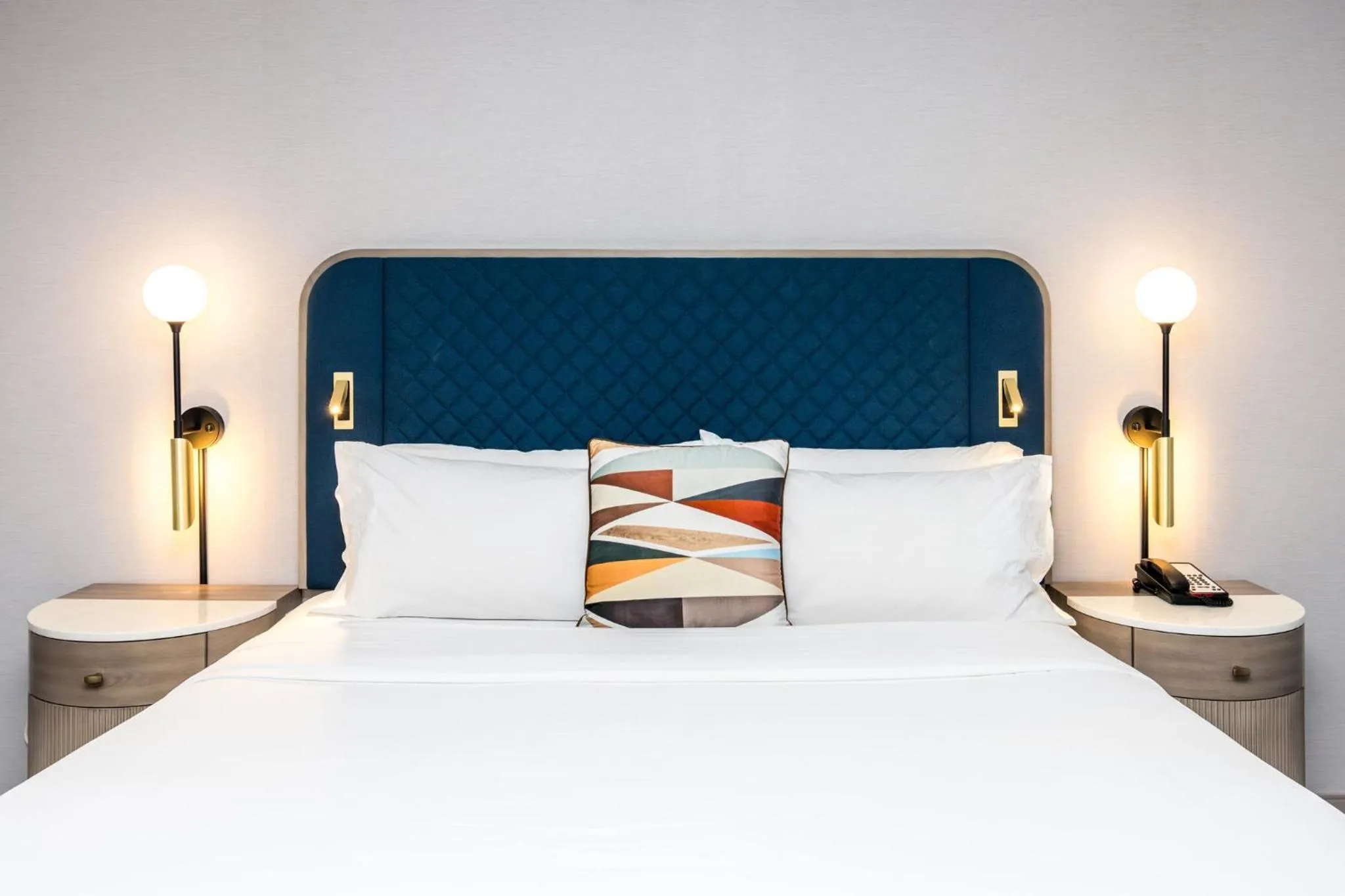 Standard King Room in Voco The Clair Cincinnati Downtown by IHG