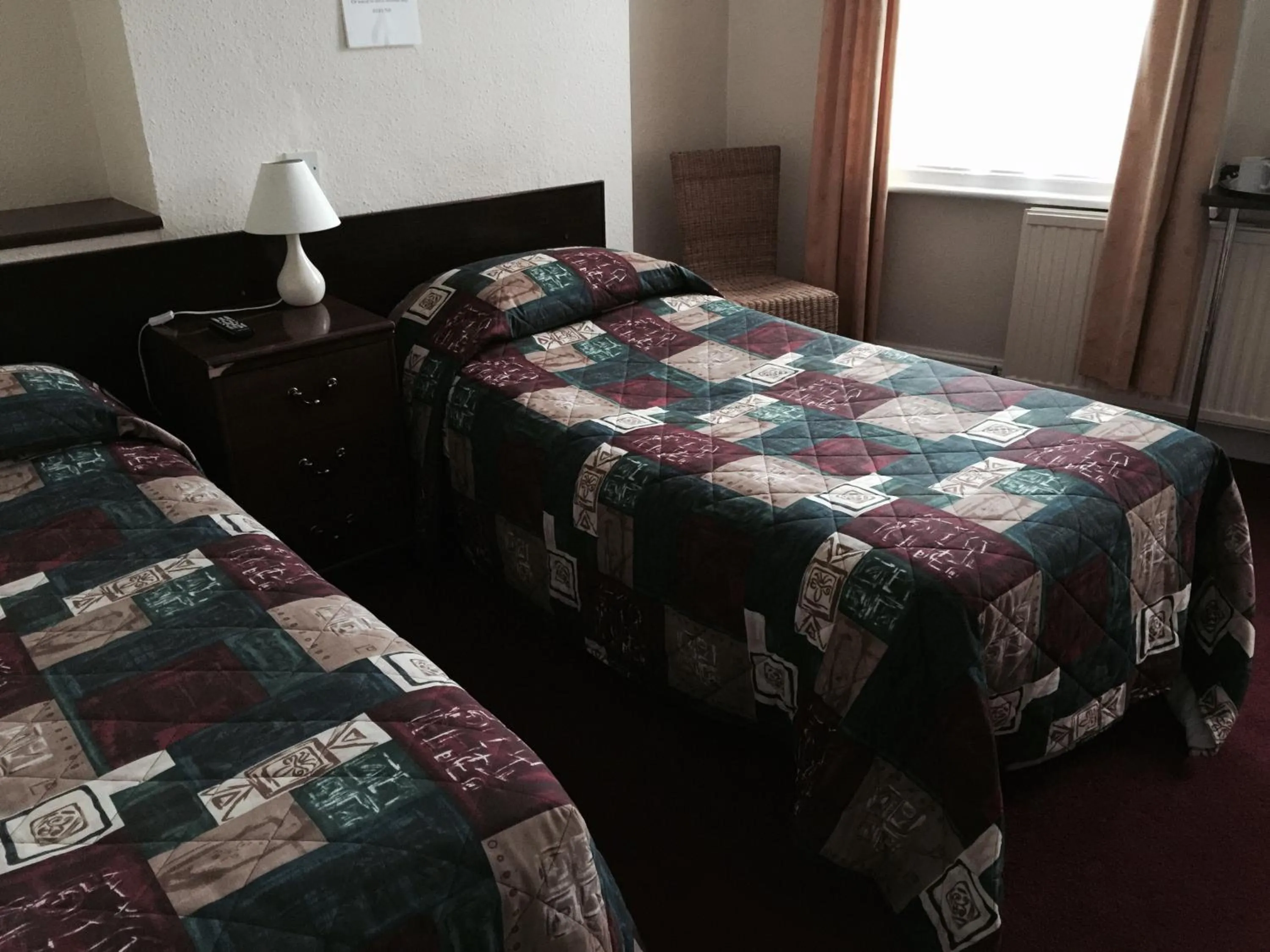 Twin Room with Bathroom - single occupancy in The Bridge Inn