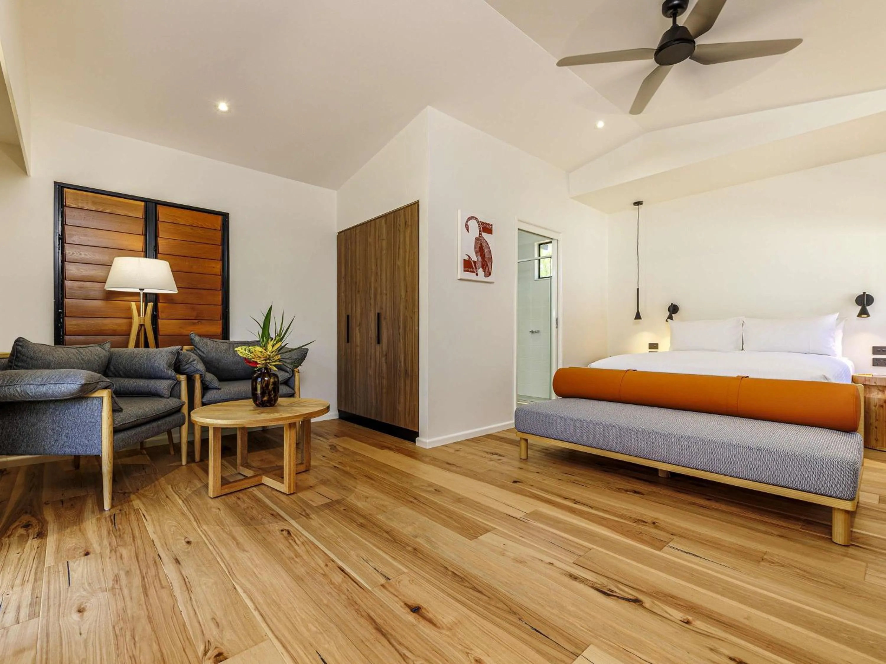 Deluxe Queen Bungalow in Mercure Darwin Airport Resort